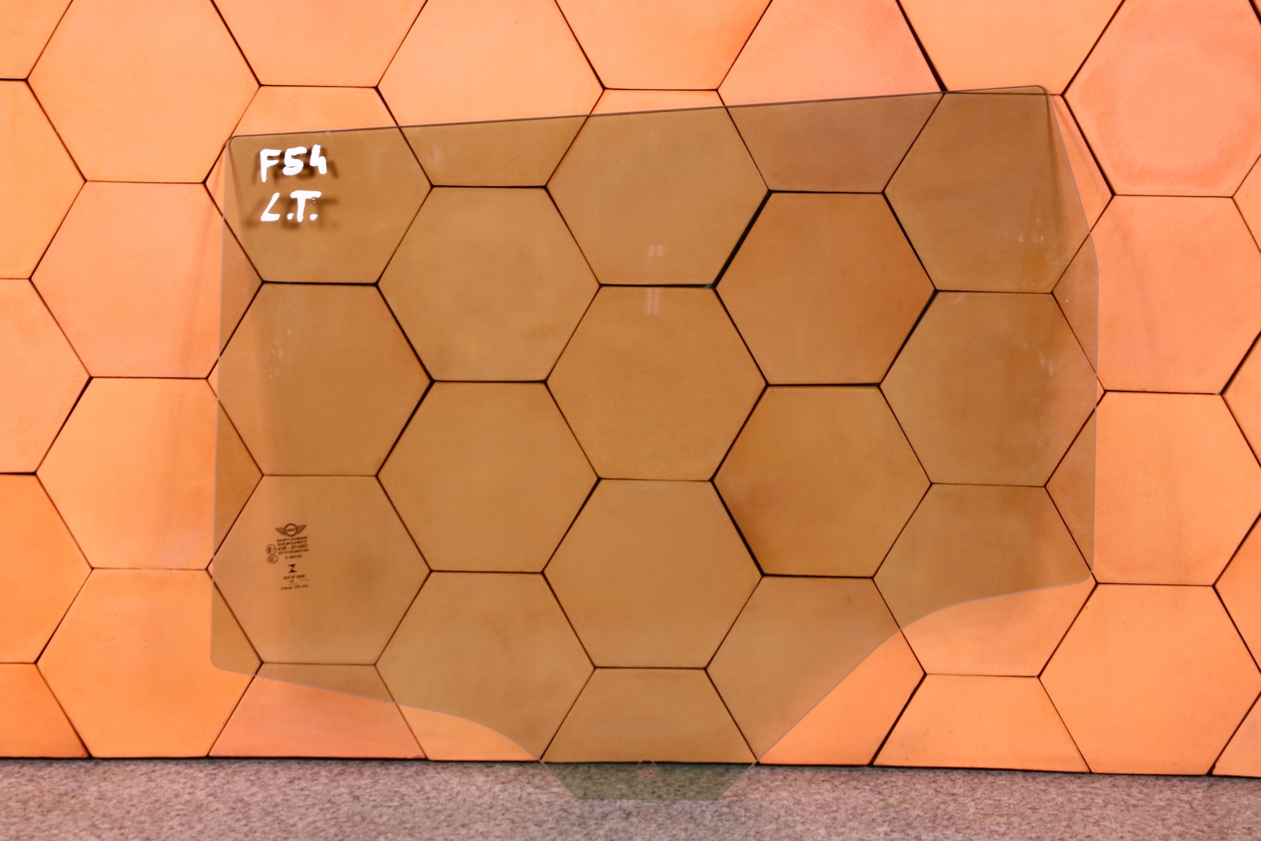 MINI F54 SZYBA BOCZNA DRZWI LEWY TYL TYLNA 2018 r