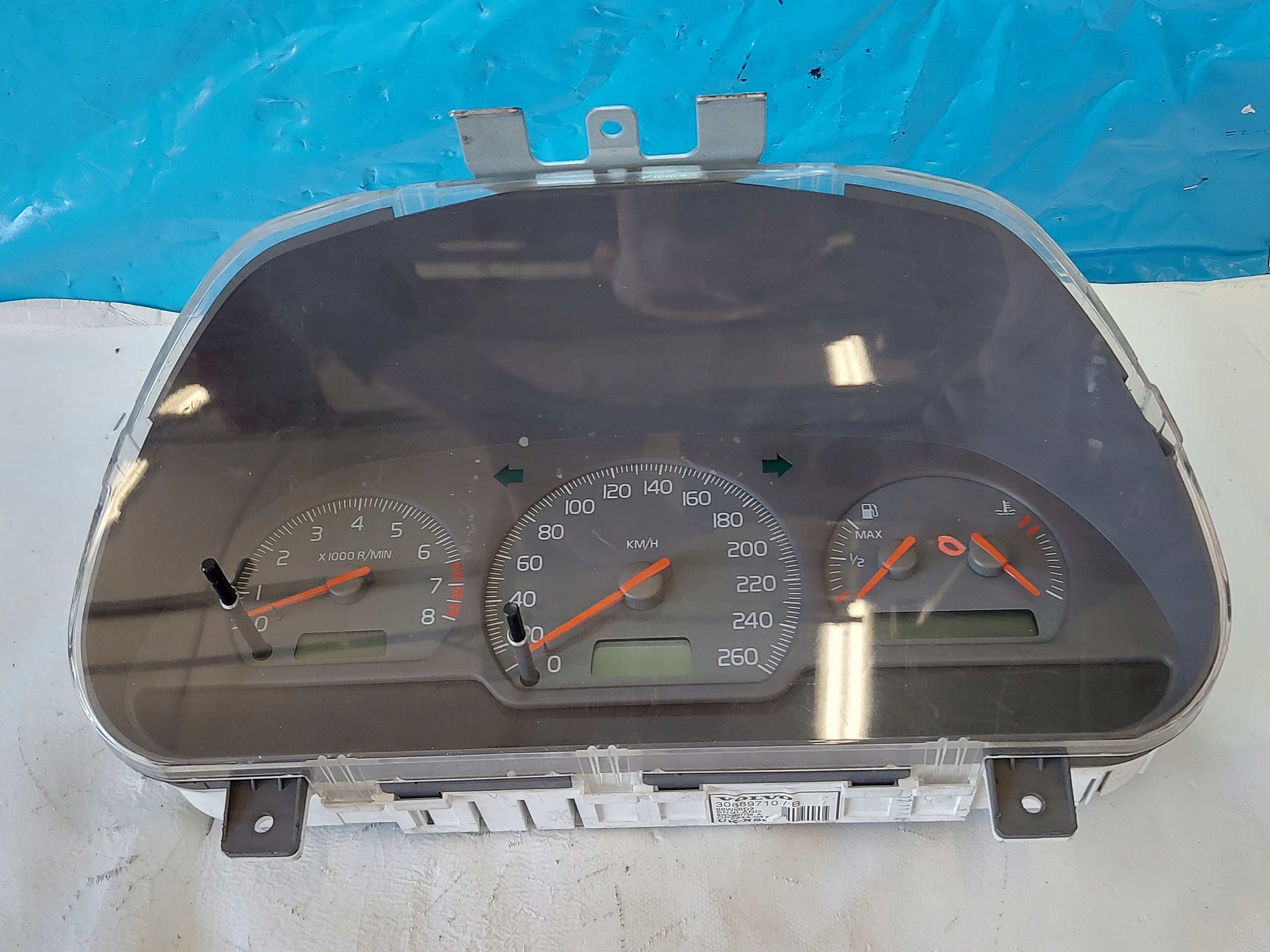 dials clock VOLVO V40 and 1.8 B 30889710B