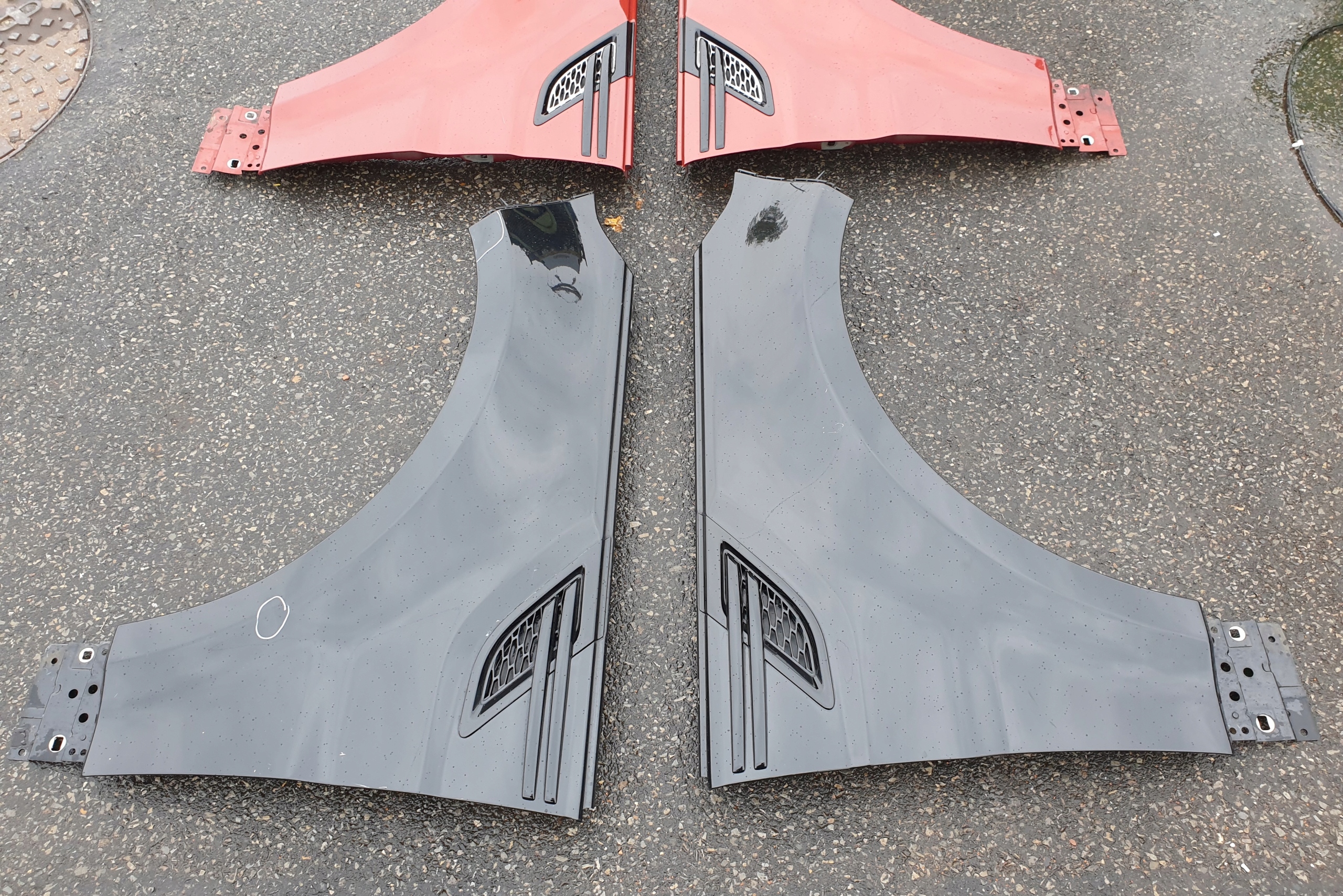fender support grid intake right left front RANGE ROVER SPORT II L494 OE