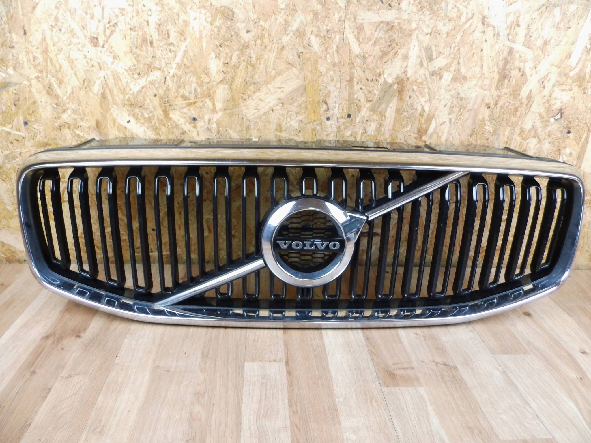 Volvo XC60 2017+ Grille