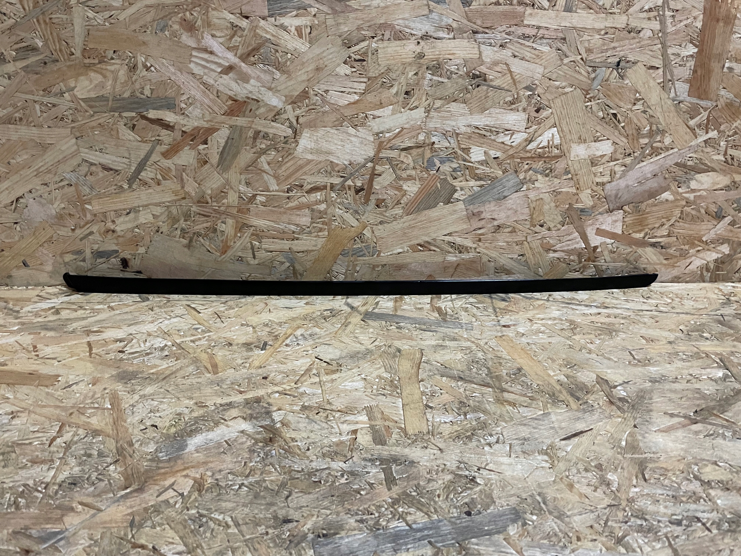 LISTWA SZYBY CZOŁOWEJ LEWA LEWY PRZÓD AUDI A4 B7 8E 8E0 8E0854327E