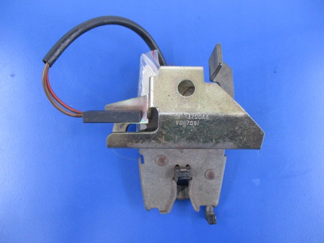 SIERRA SEDAN ZAMEK TYLNEJ KALPY BAGAŻNIKA