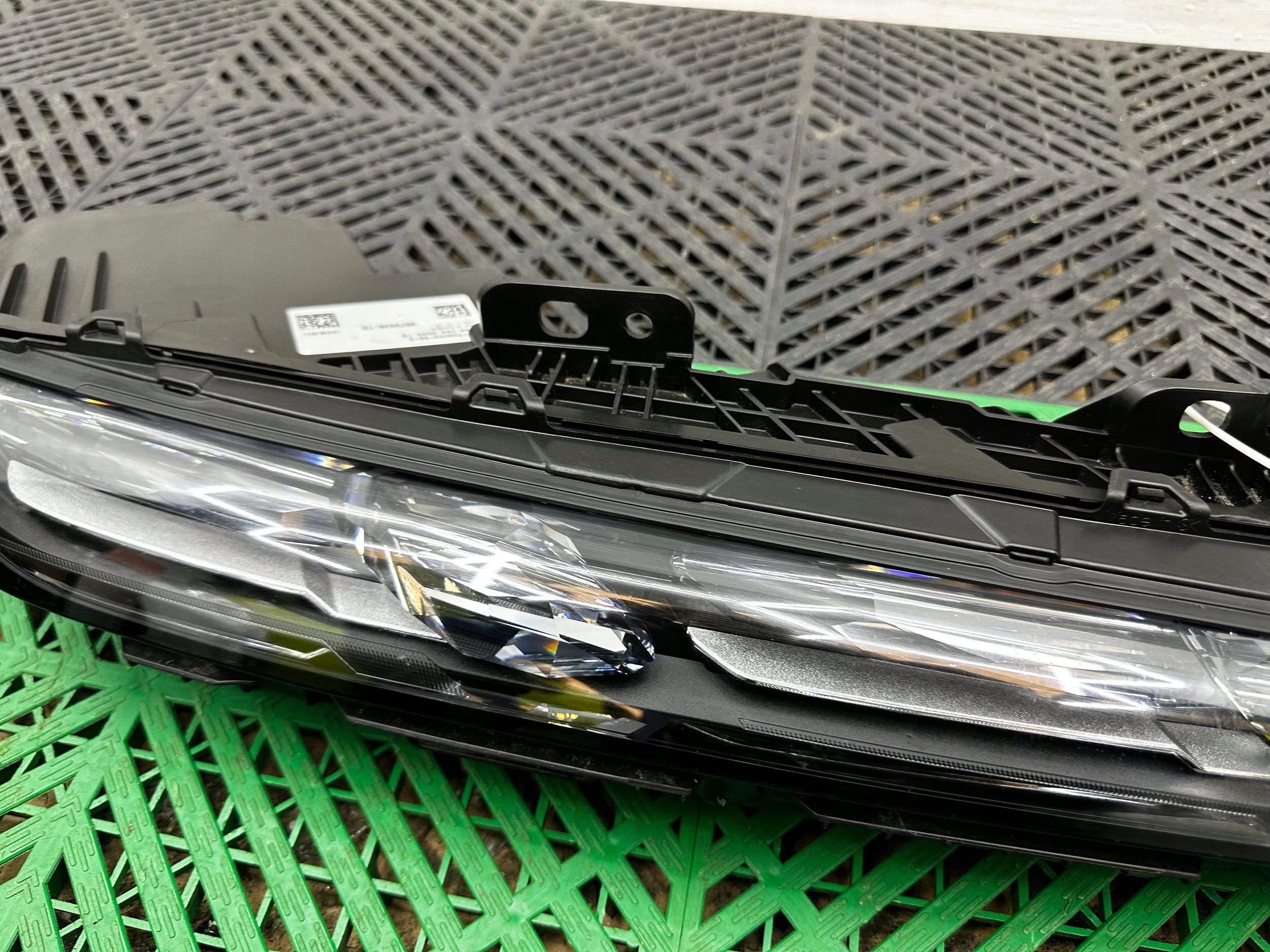 light front side right BMW 7 G70 SVAROWSKI 9879936