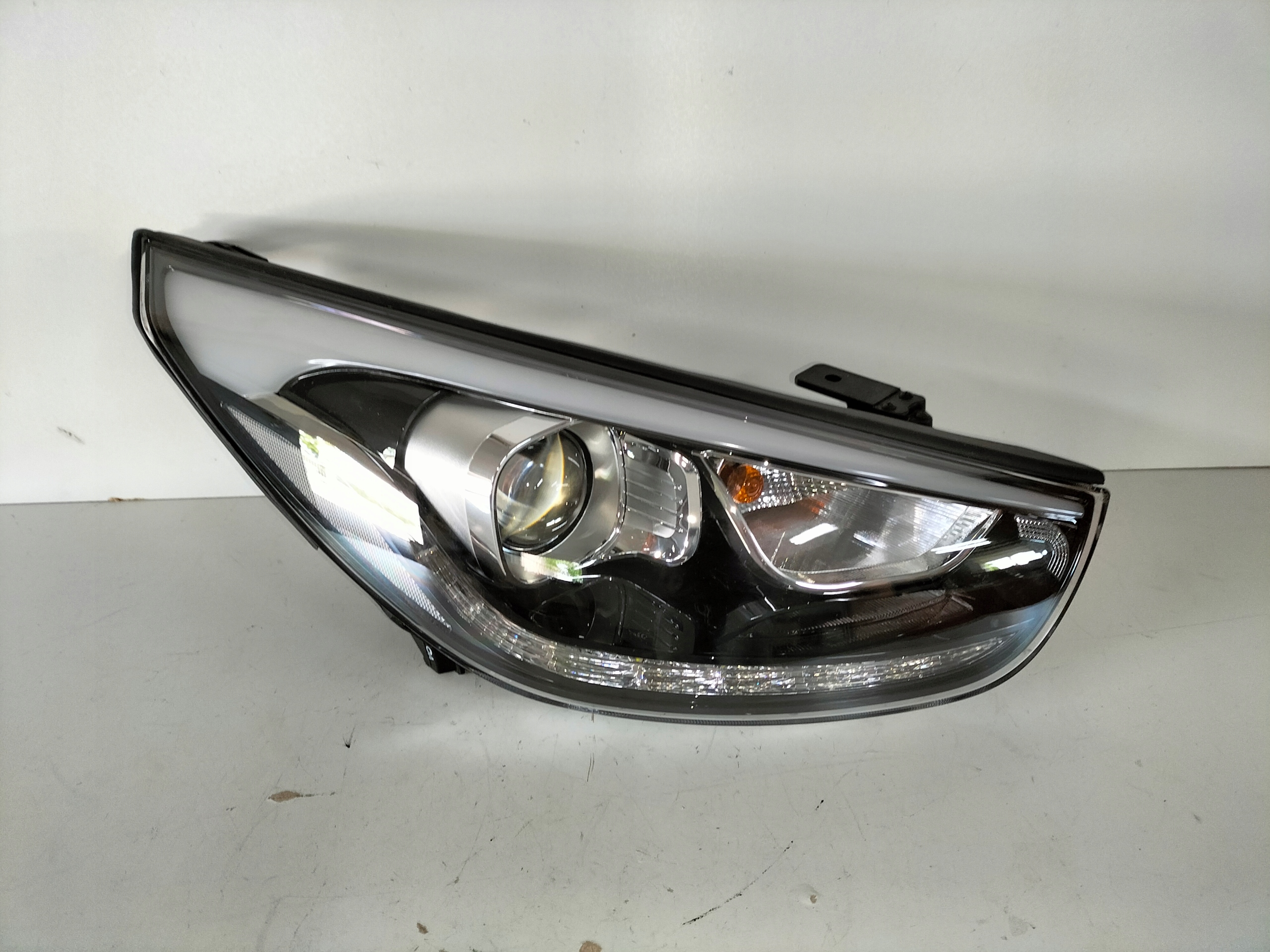 light front reflektor right HYUNDAI IX35 LIFT 13- XENON