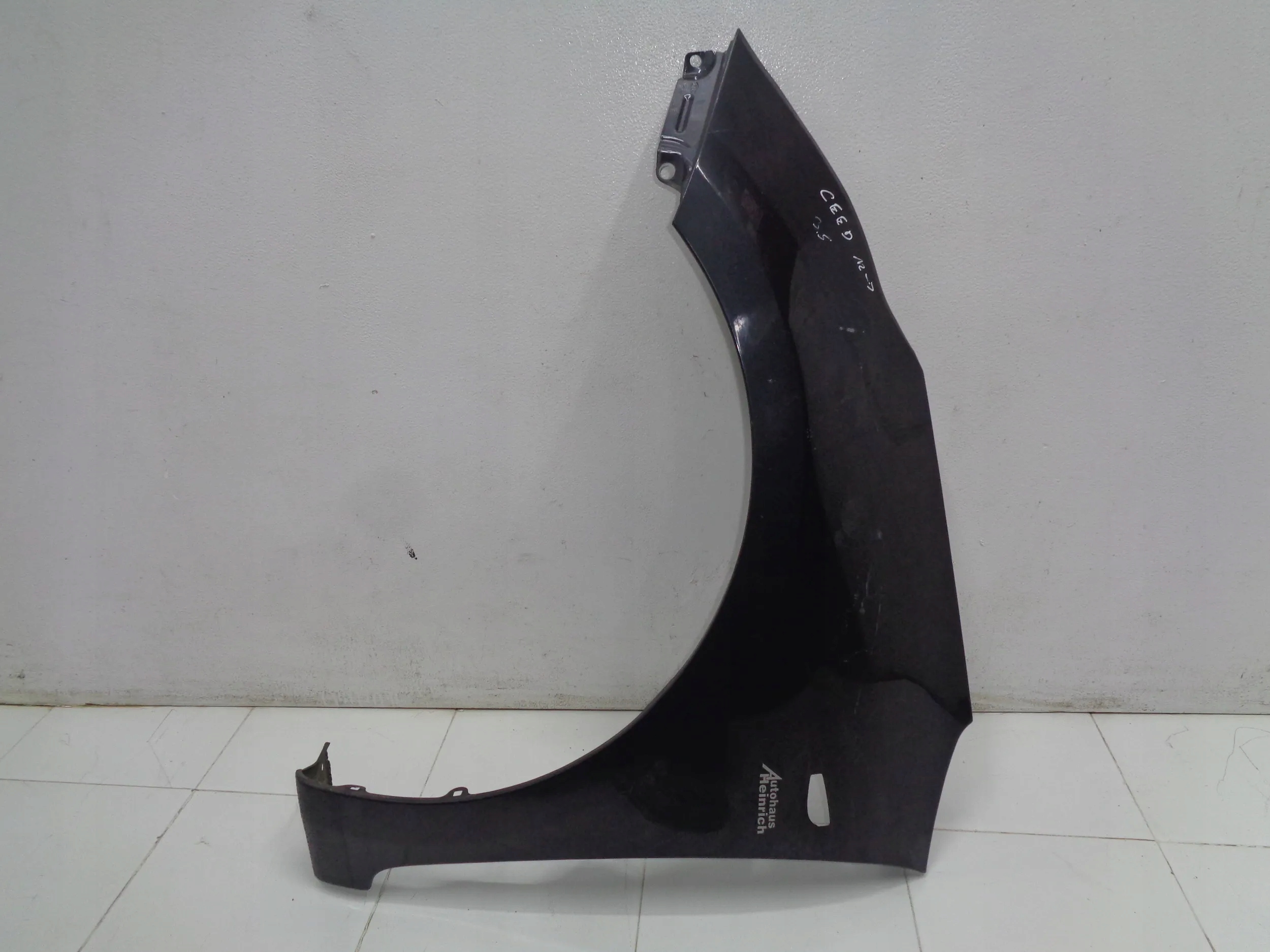 KIA CEED II fender left front 12R>