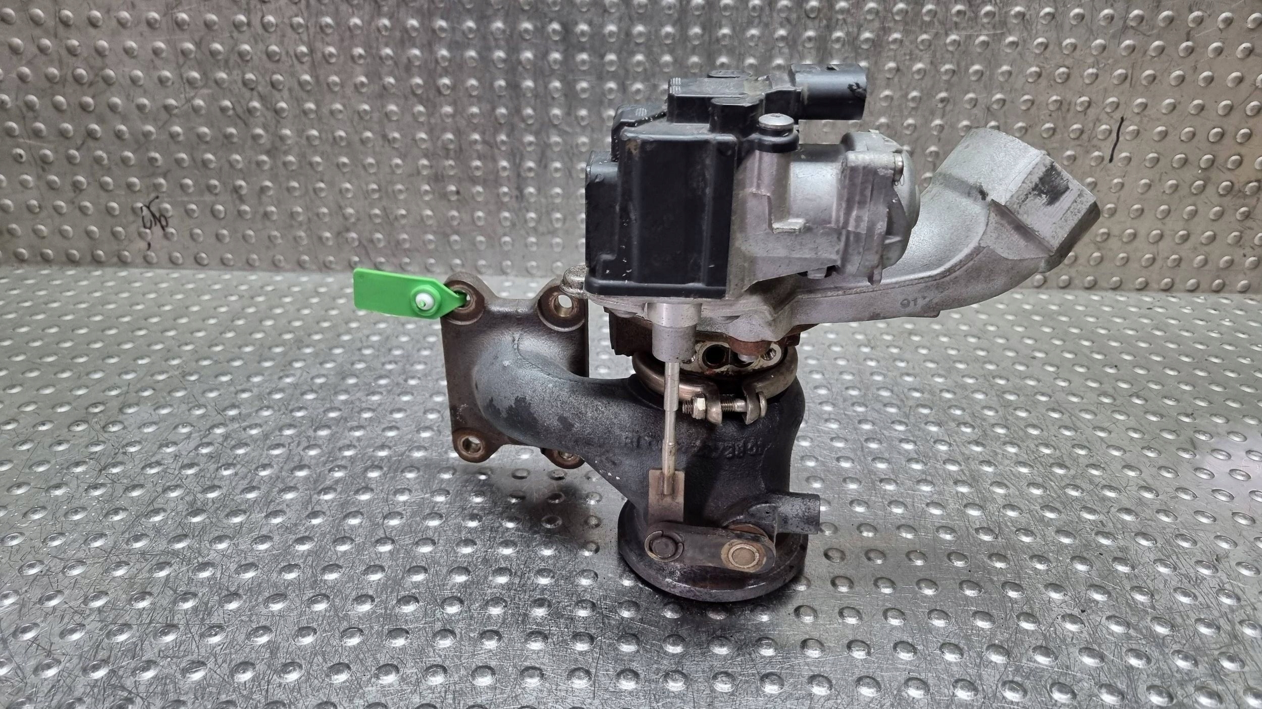 turbo 04E145721B AUDI TT 8S A3 8V LEON III 5F GOLF VII 1.4 TSI