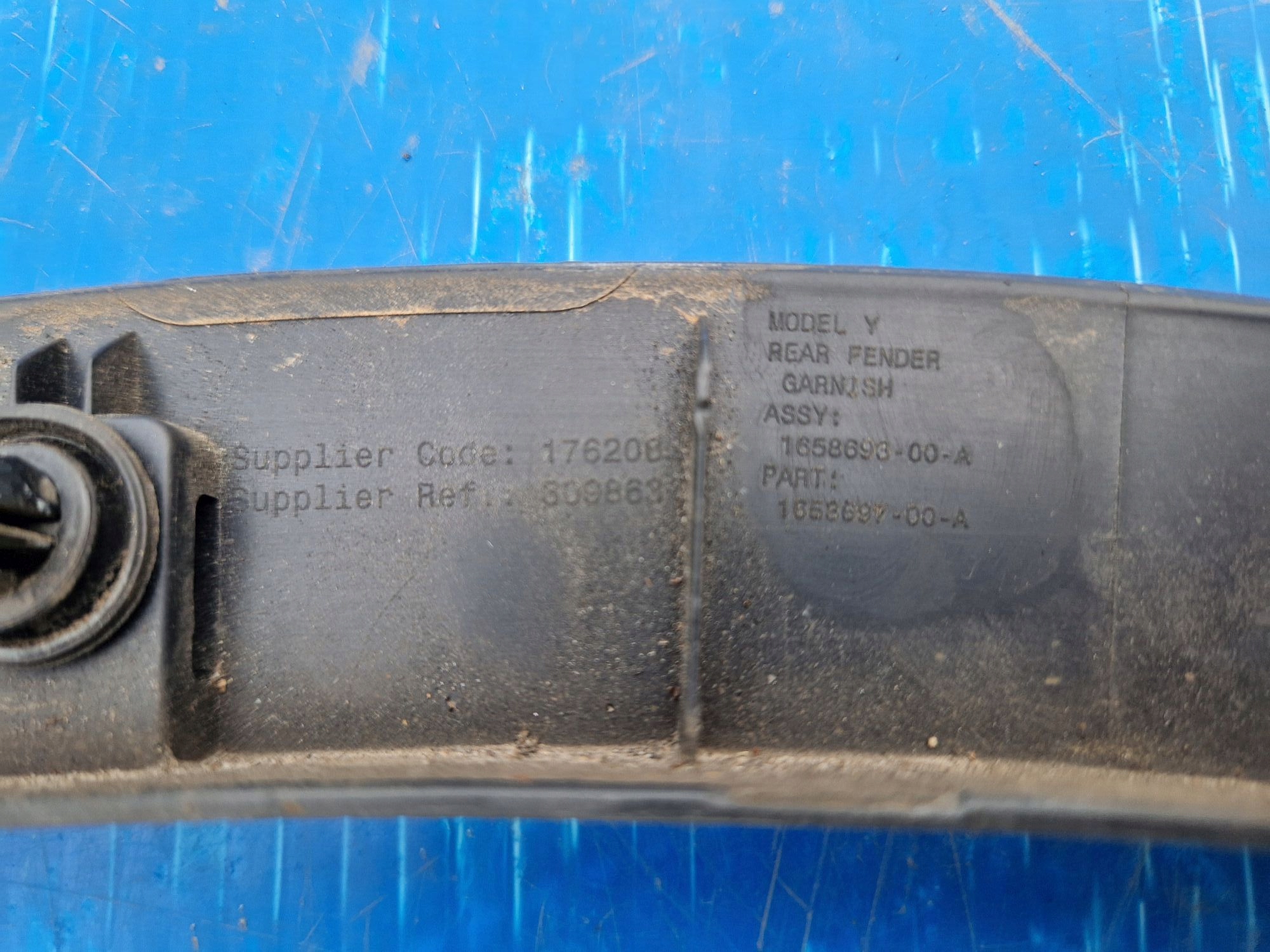 cap for fender right or left rear TESLA Y 2020R->