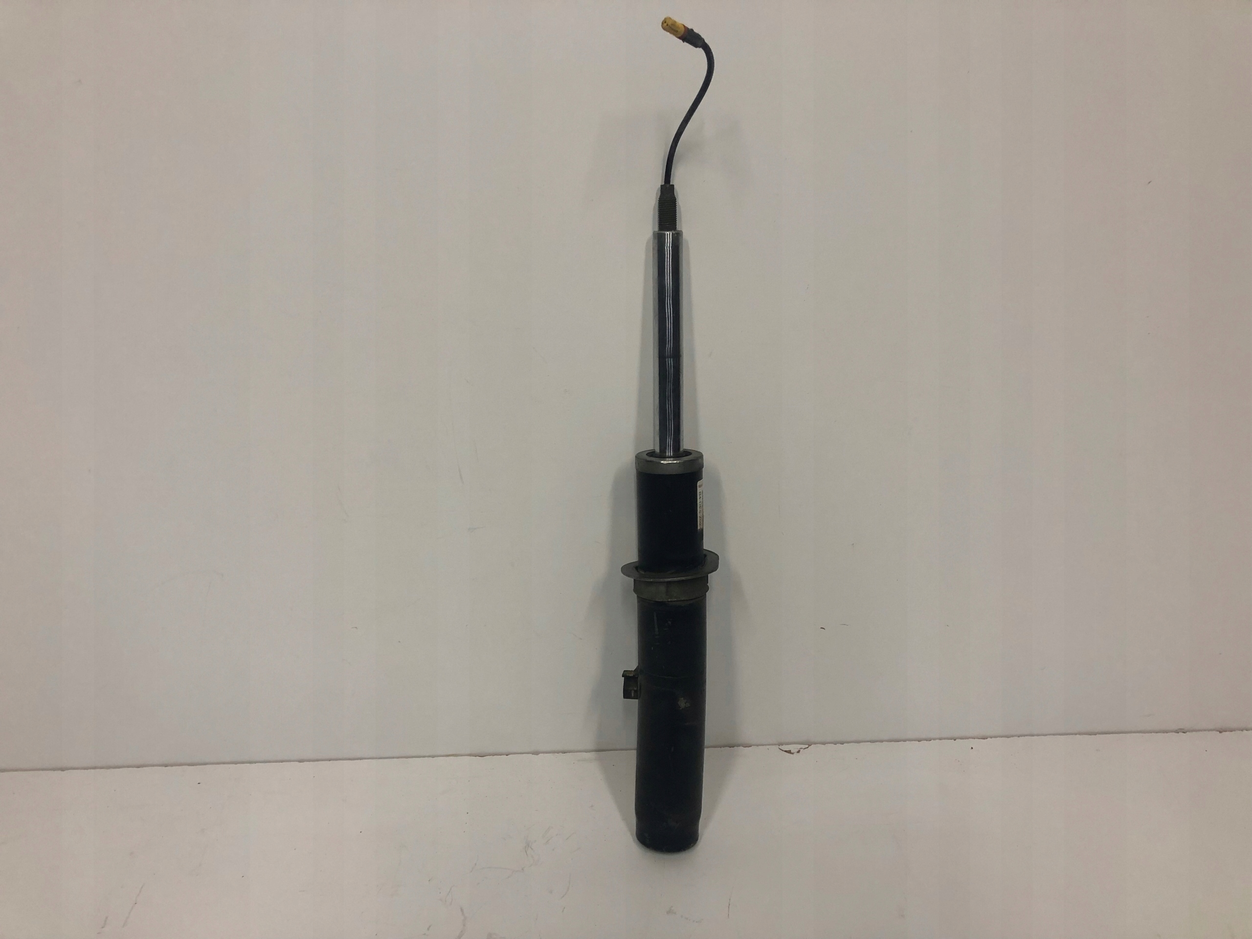 shock absorber PORSCHE 911 991 99134303818 damaged