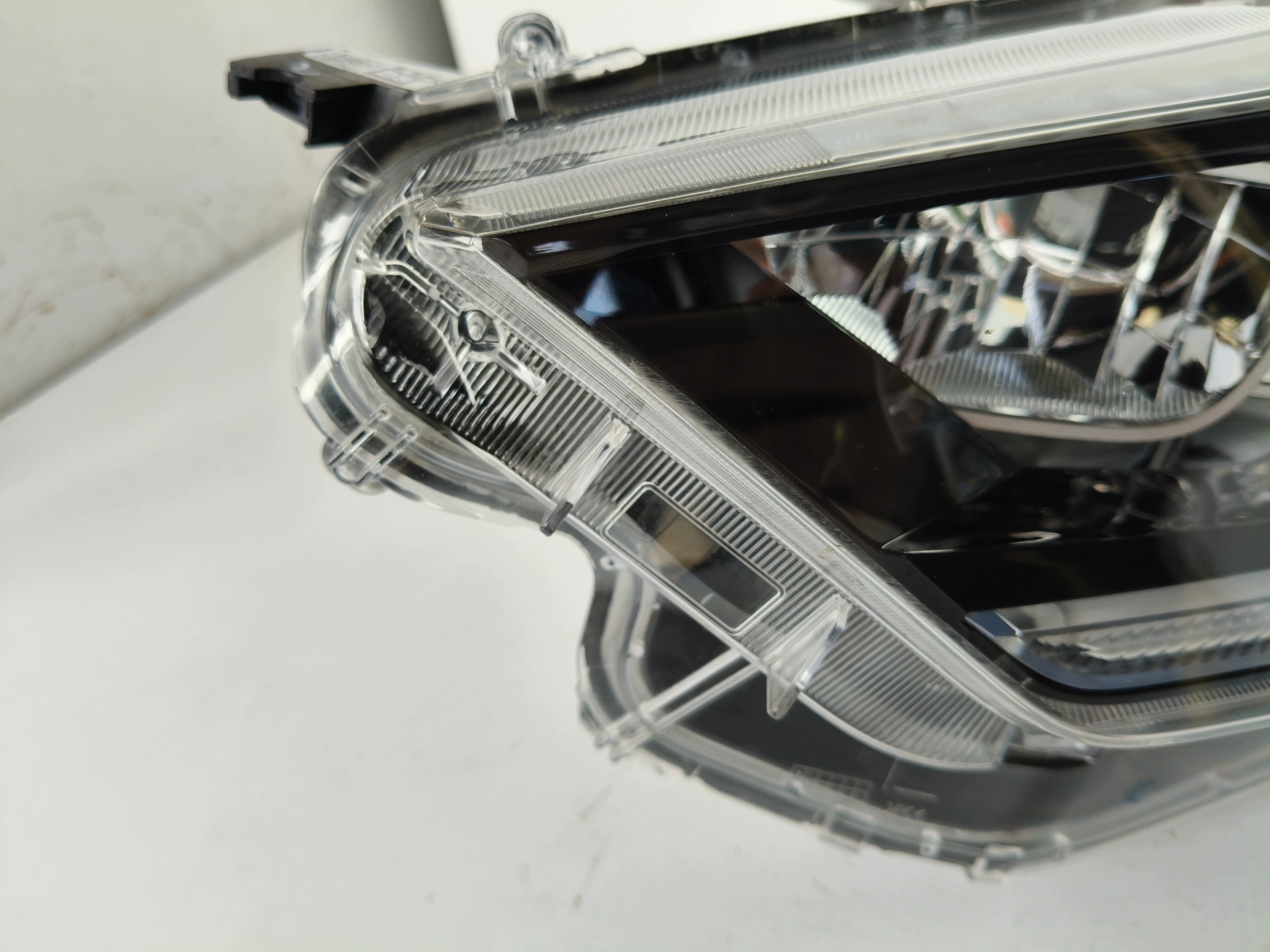 light left REFLEKTOR TOYOTA YARIS IV 20- FULL LED MAZDA 2 24