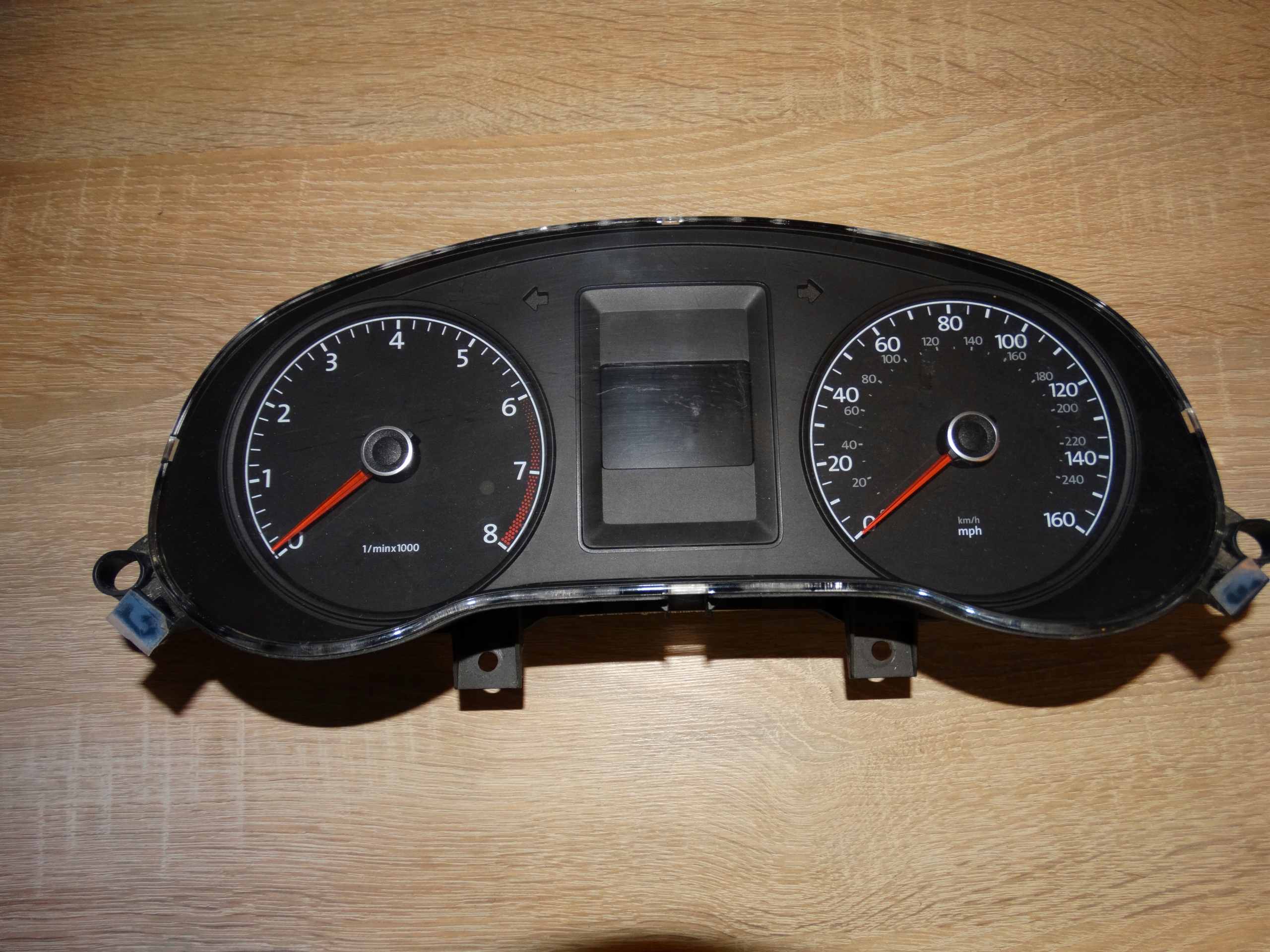 Приборная панель Спидометр VW Passat Jetta A6 USAc6920950d