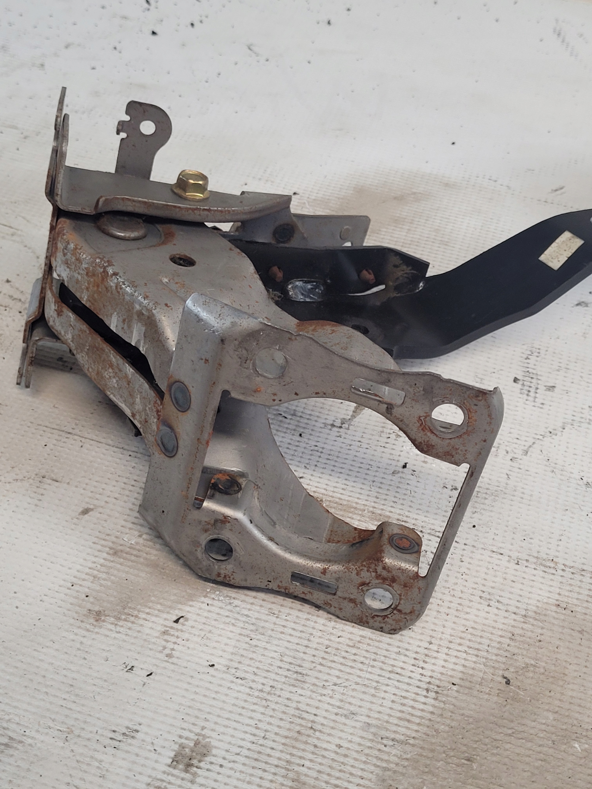 MAZDA 6 GG PEDAL kočnice držač GAGJ6A