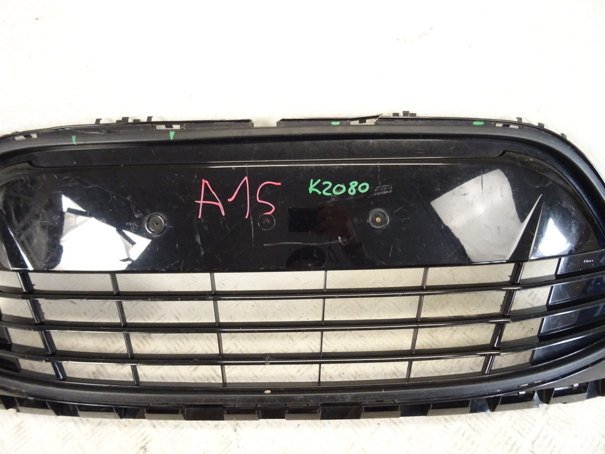 grid of a bumper front central FORD S-MAX MK1 LIFT AM21-17B968-B