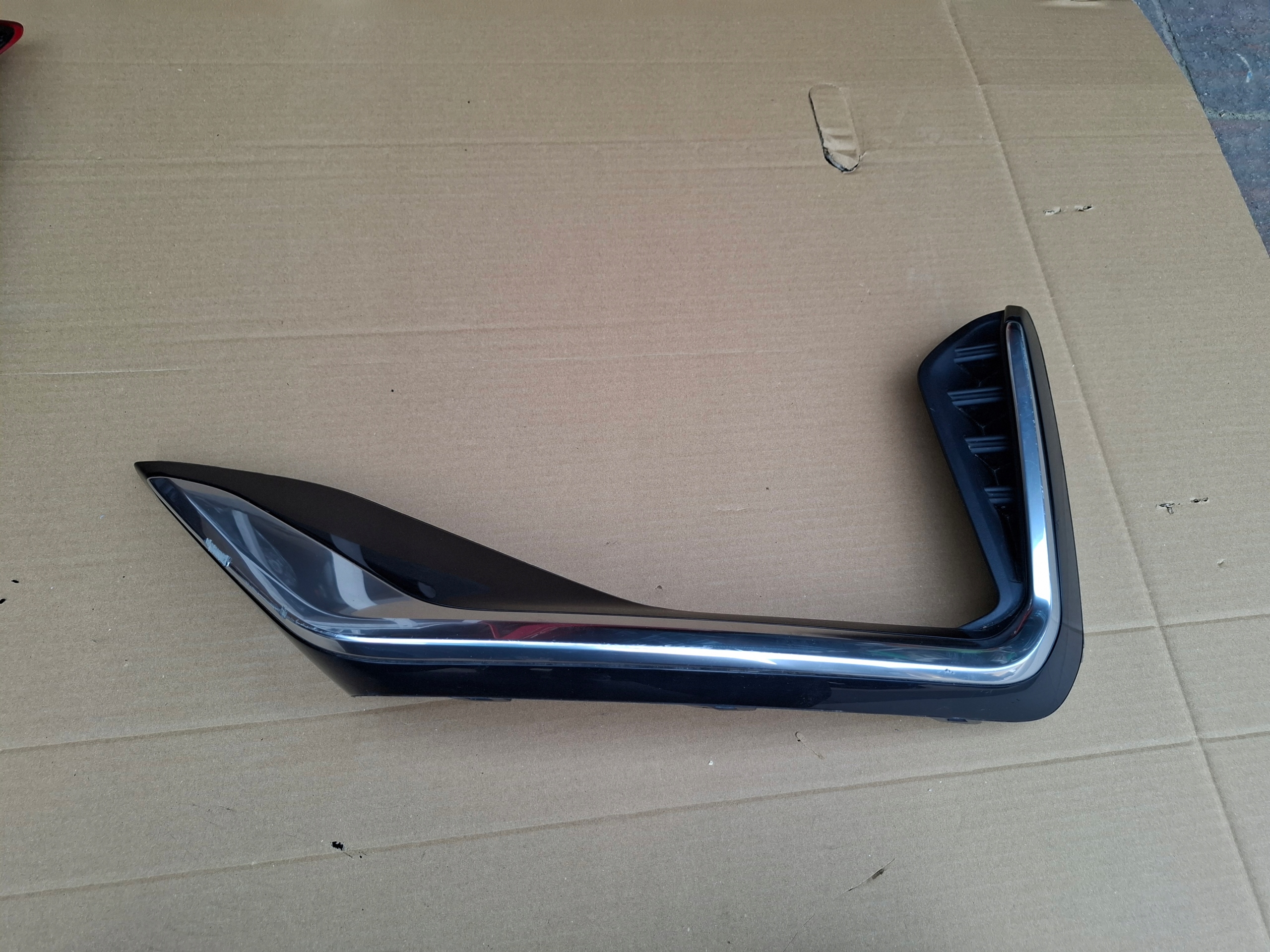 moulding front of a bumper frame grid left FORD KUGA III LIFT 24- original