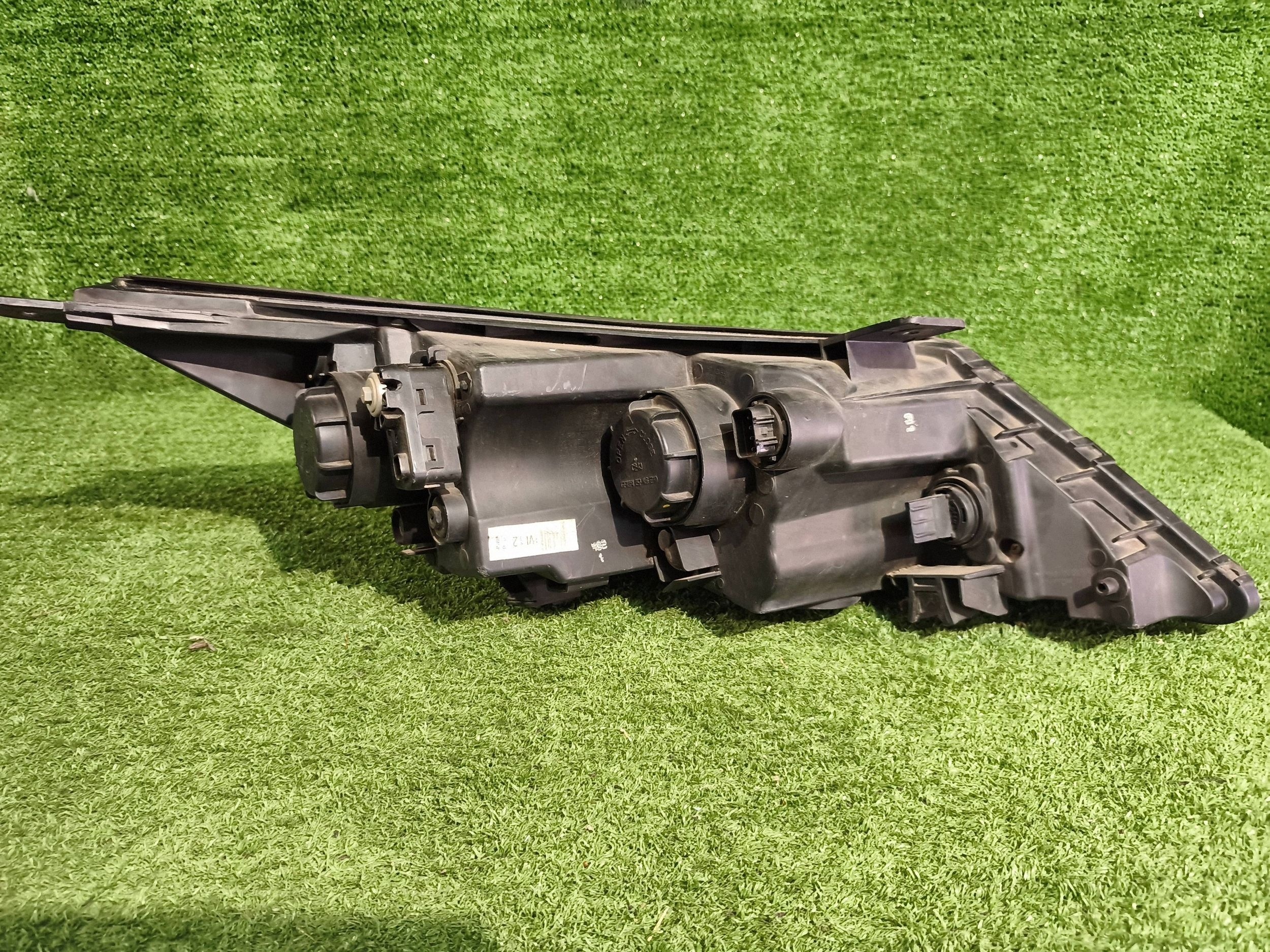 REFLEKTOR left front KIA SPORTAGE III 10- LED NR.R1449