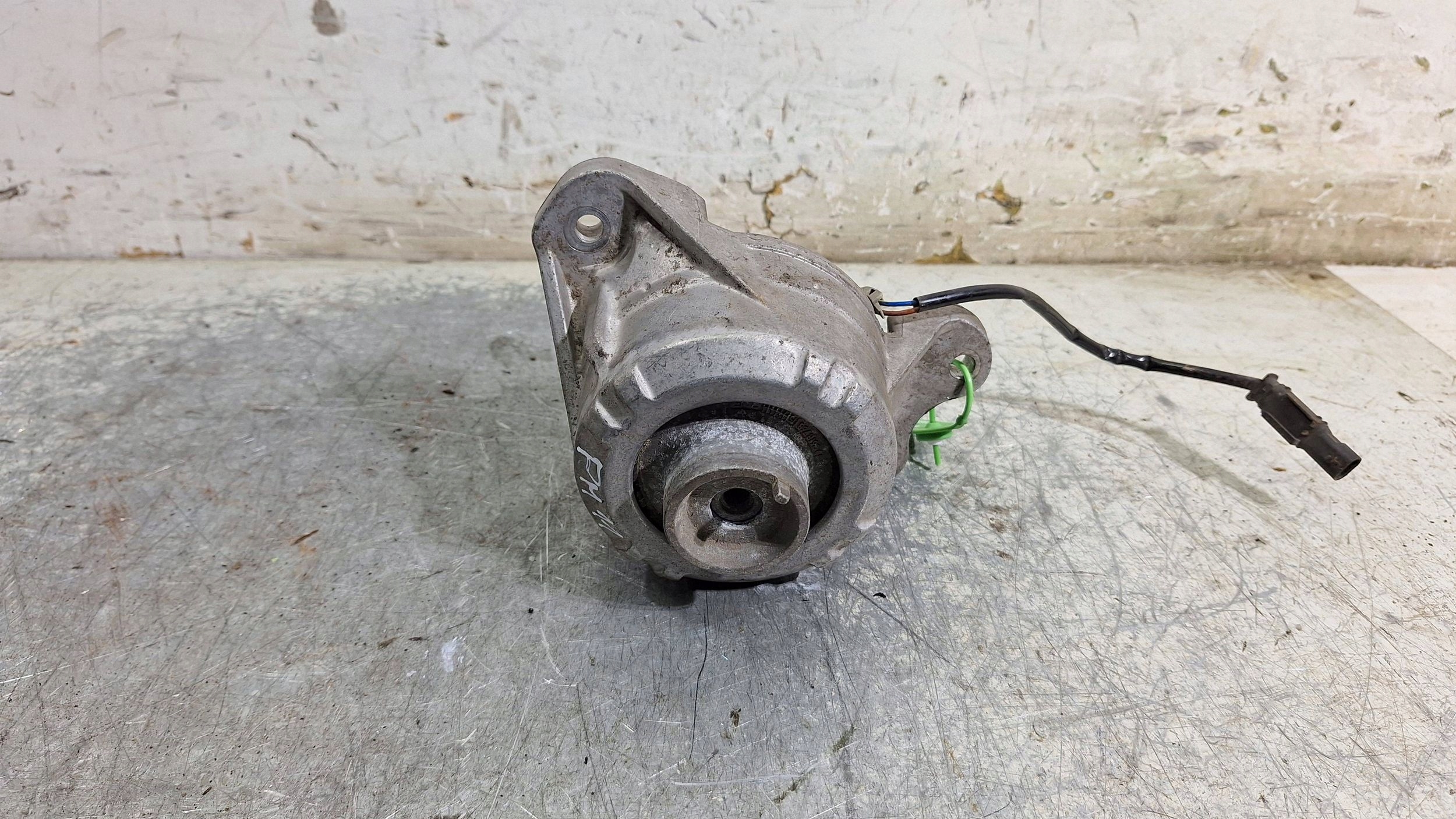 engine mount left A2052405217 MERCEDES C KLSA W205 2.2 CDI 4MATIC