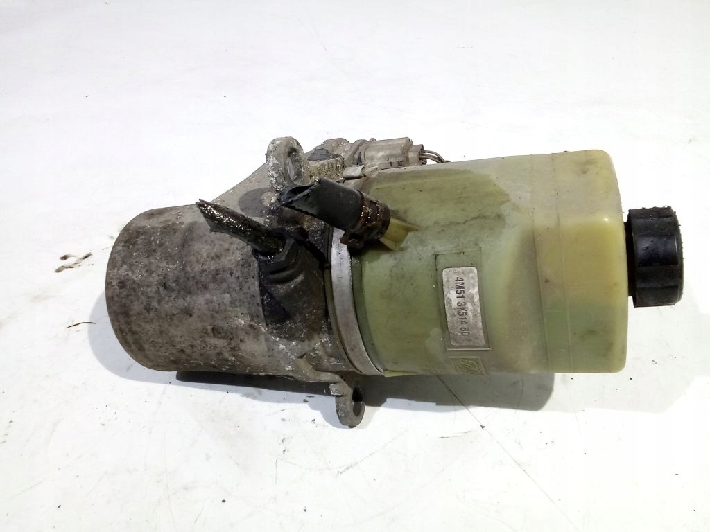 Ford Focus MK2 II servo pump 4M513K514BD