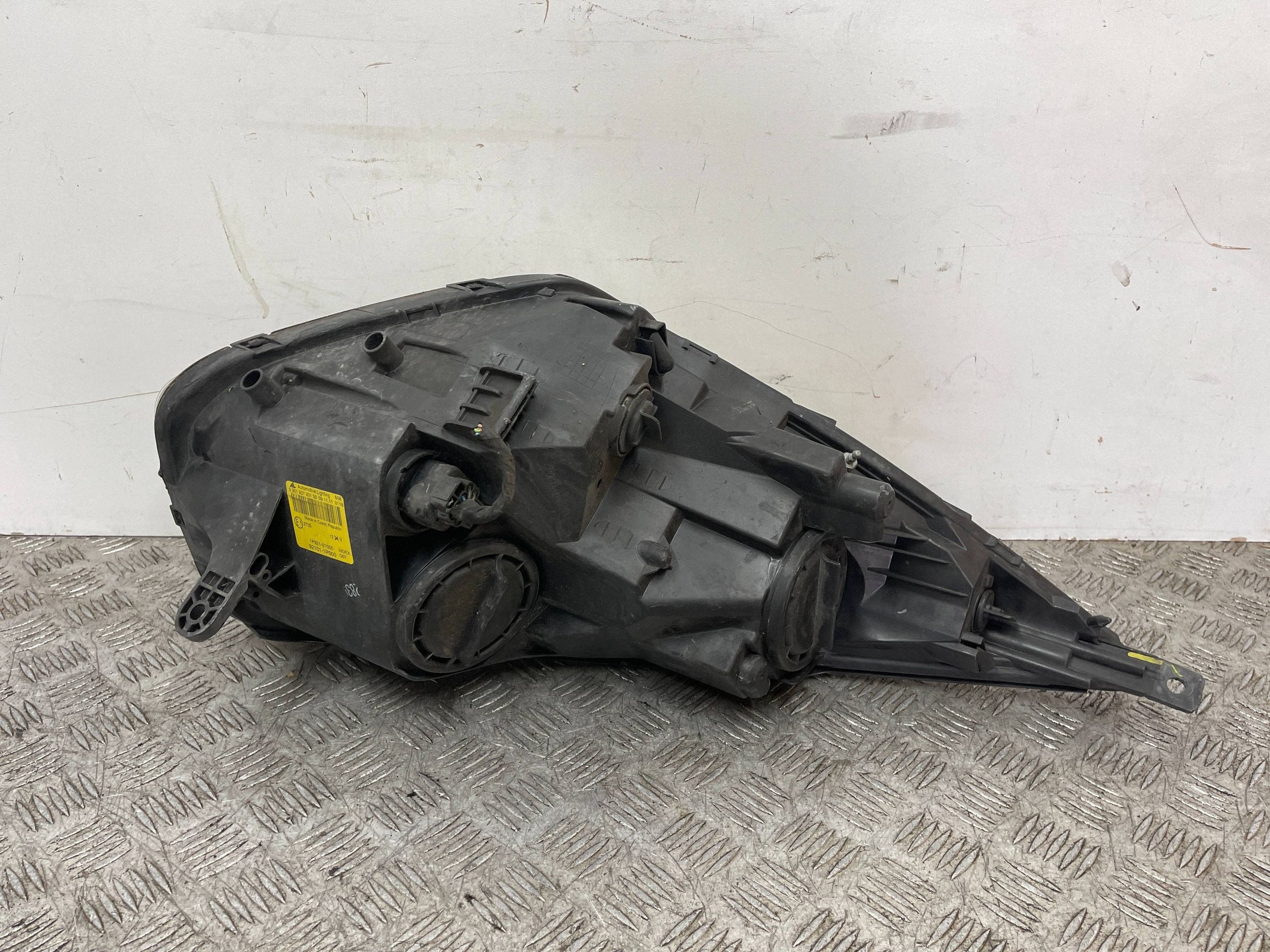 REFLEKTOR light front left KIA VENGA 09- 92101-1P000
