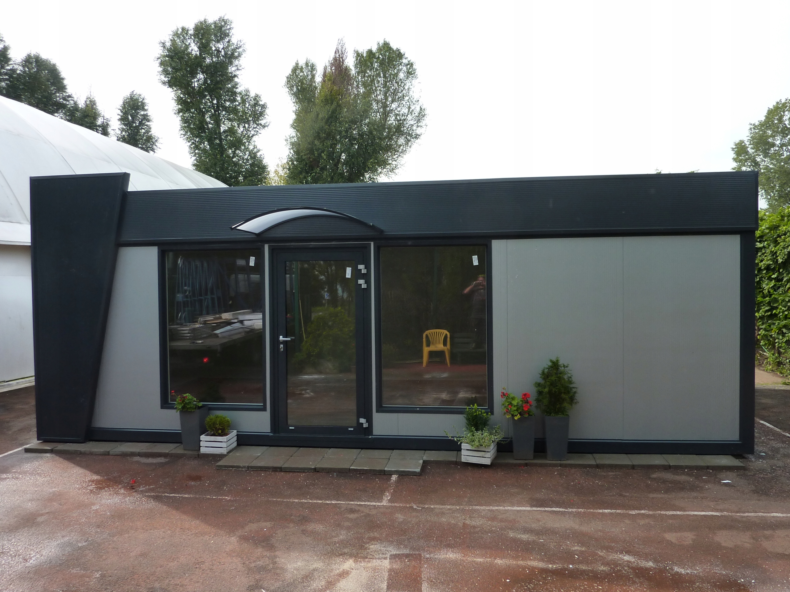 PAWILON HANDLOWY KOMIS SKLEP KIOSK KONTENER 7 x 4 Długość 7 m