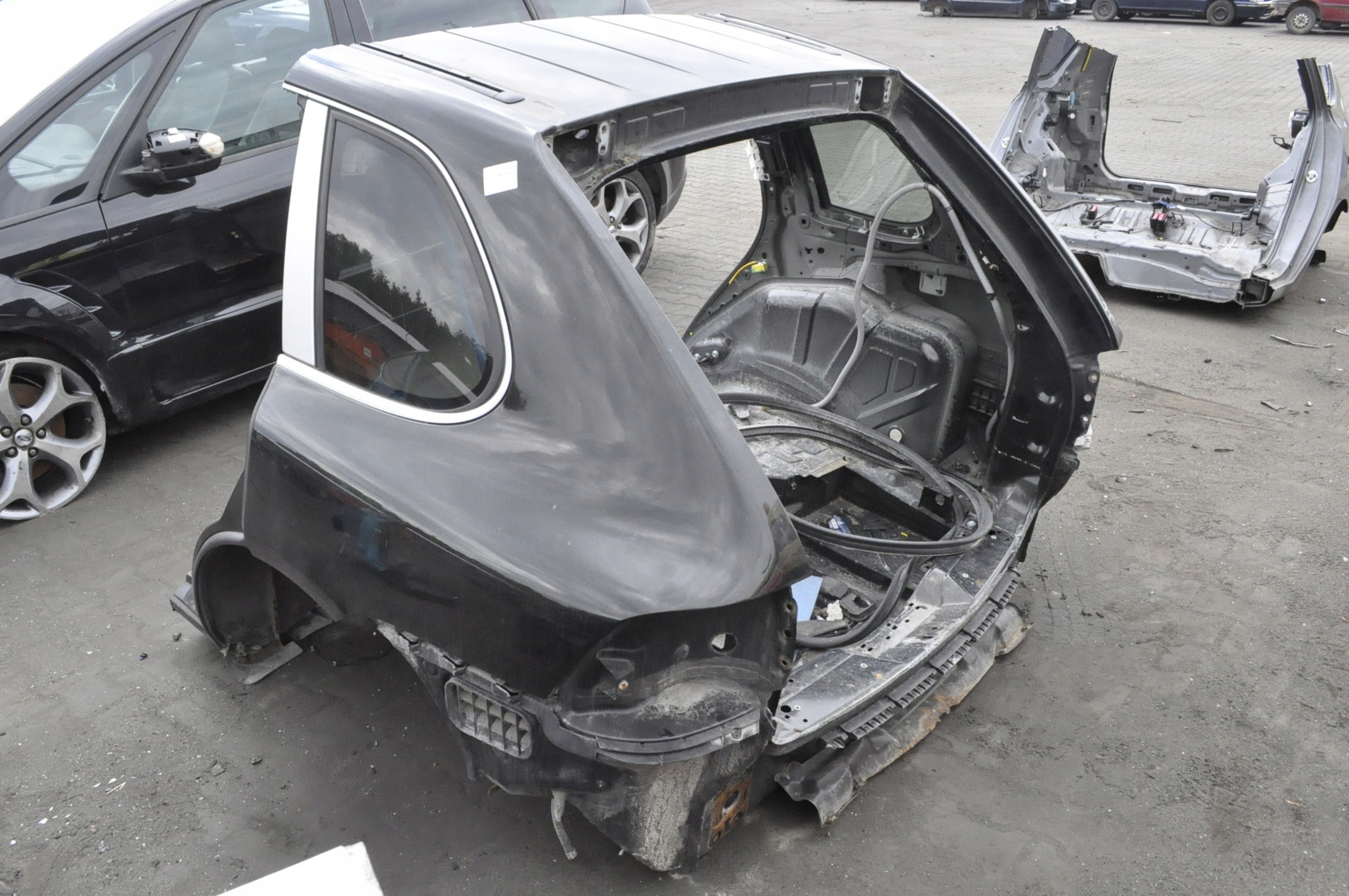 PORSCHE CAYENNE CAŁY TYŁ DUPA WANNA PAS ĆWIARTKA