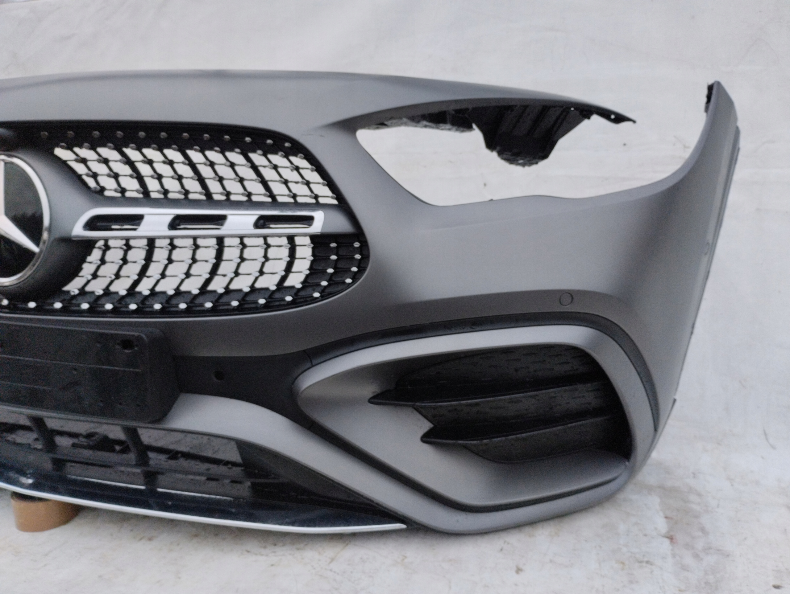MERCEDES GLA W247 bumper front front 6xPDC AMG complete