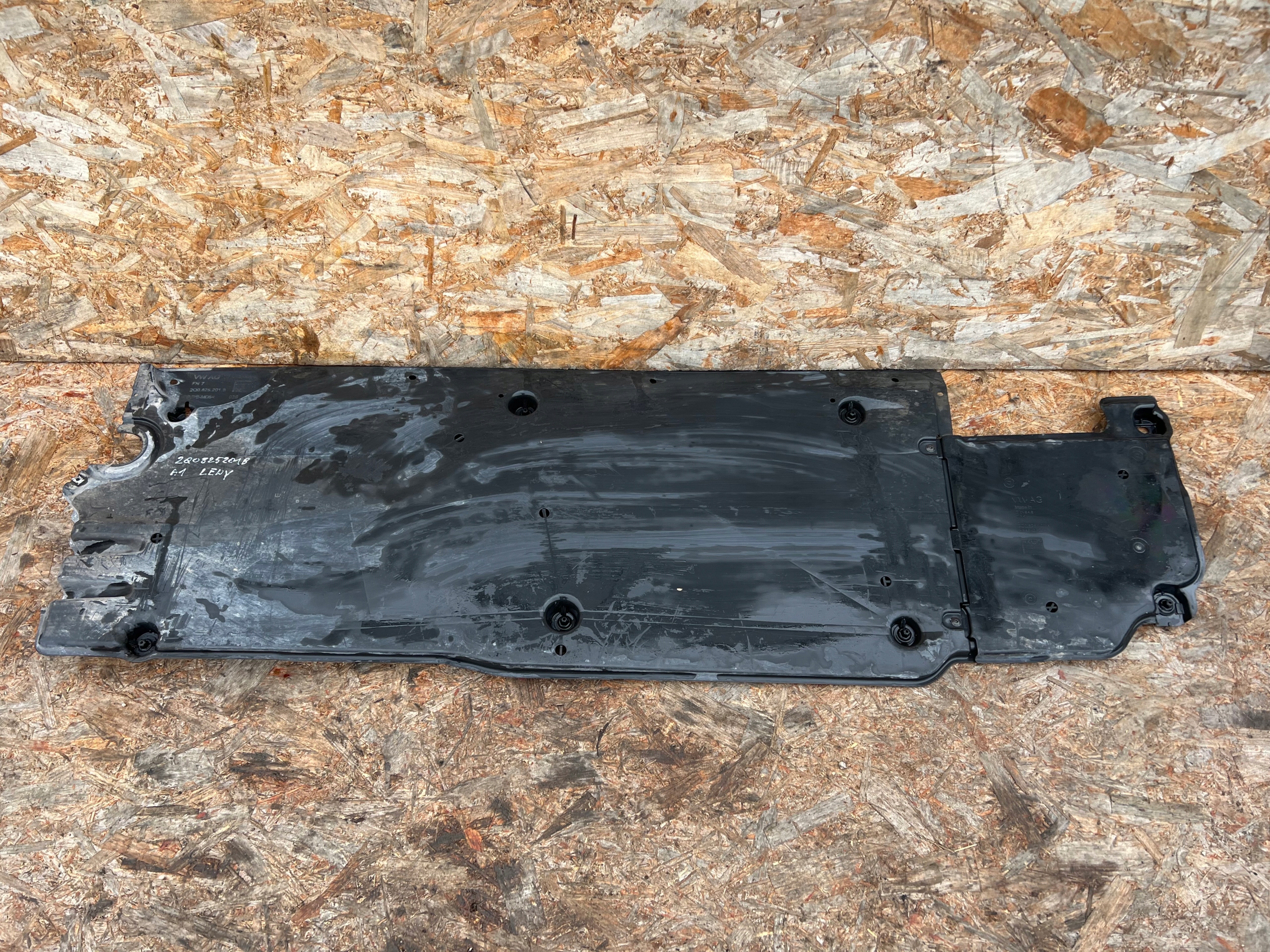 abdeckung Blende Abdeckung Unterfahrschutz links VW POLO 2G AUDI A1 82A
