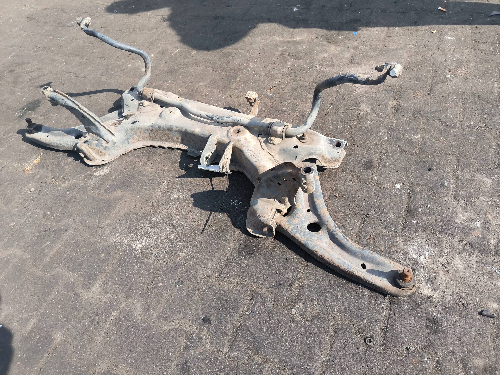 axle beam front 1.25 FORD FIESTA MK7 VII