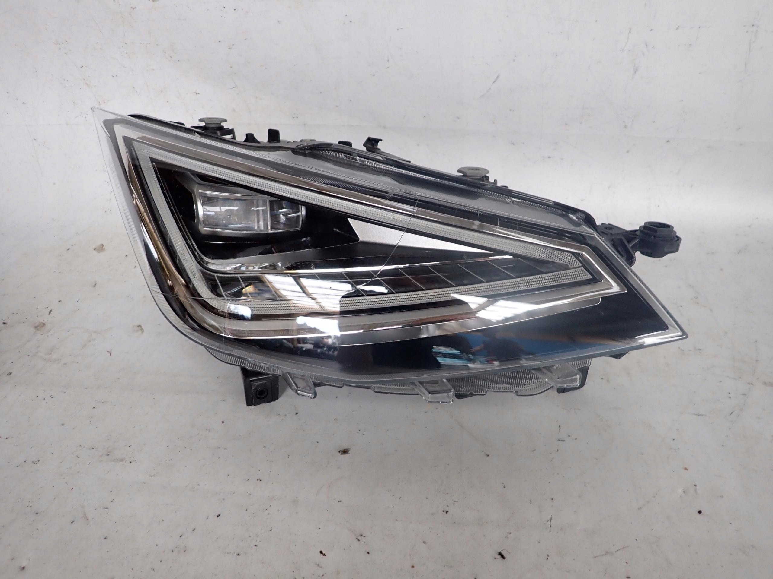 SEAT IBIZA V 5F ARONA 6F LIFT 21- light right front front