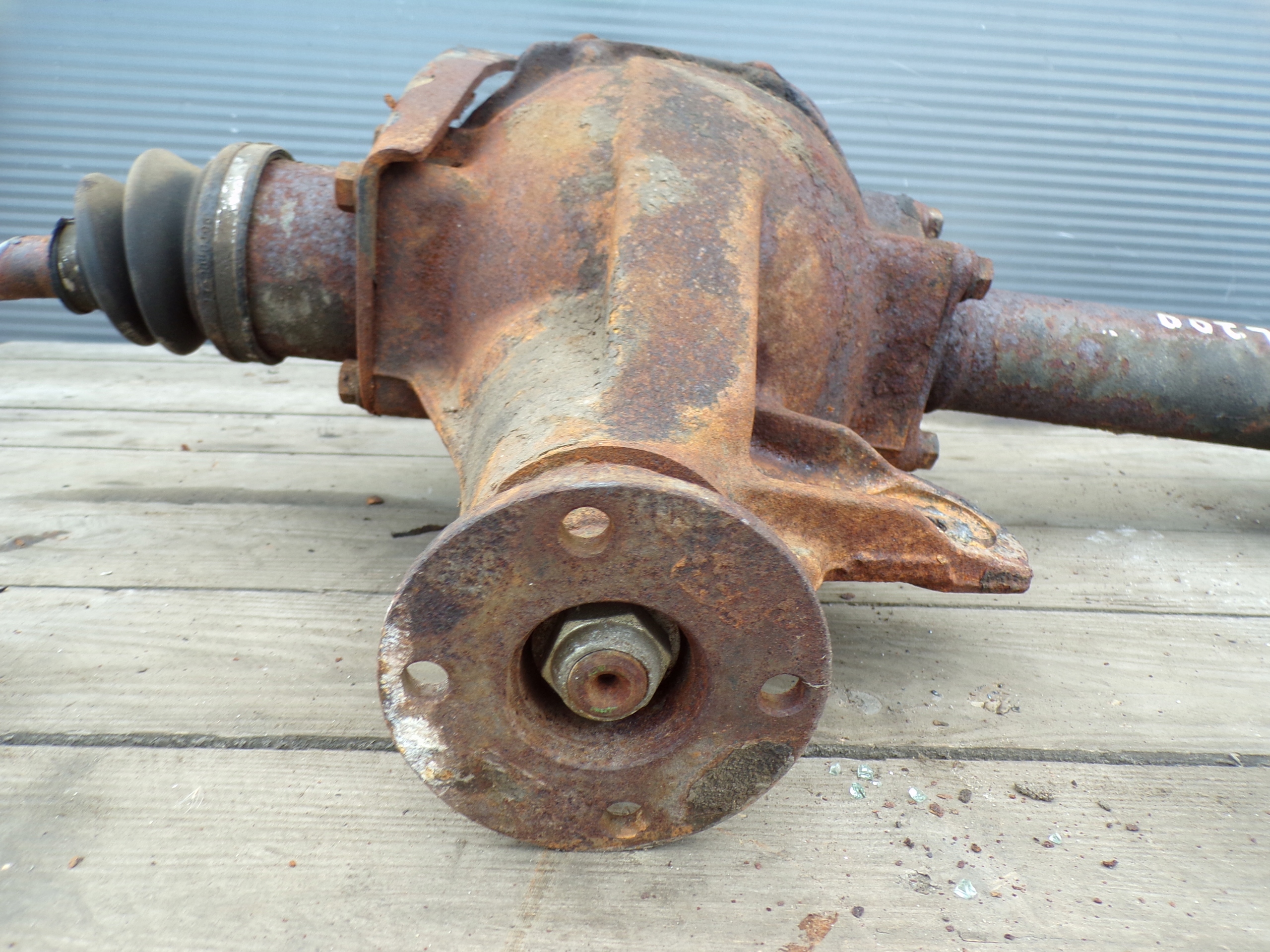 vorne Differential MITSUBISHI L200 2.5 TD 84r.
