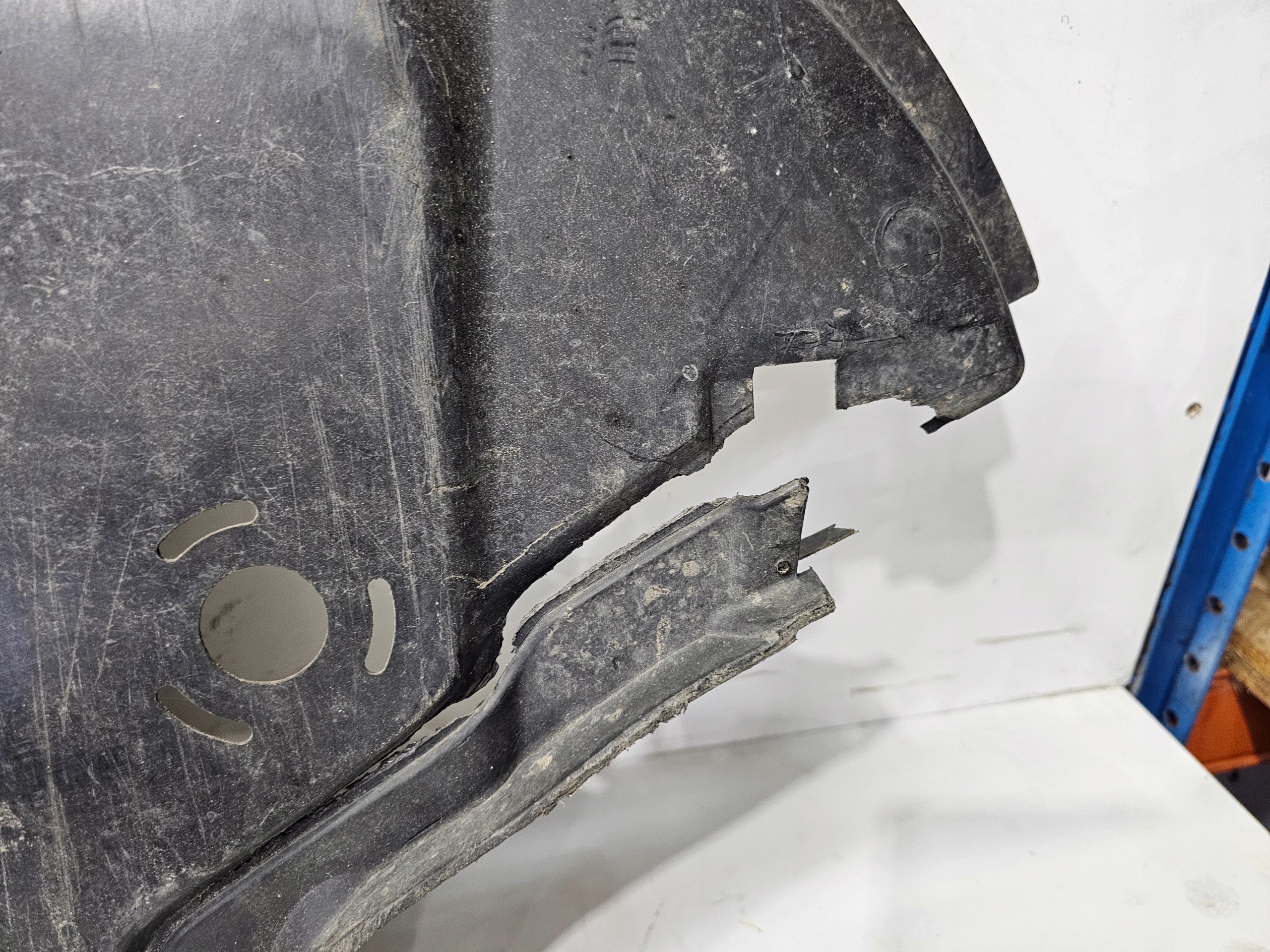 cover below engine cover AUDI A4 B6 B7 8E0863821BA
