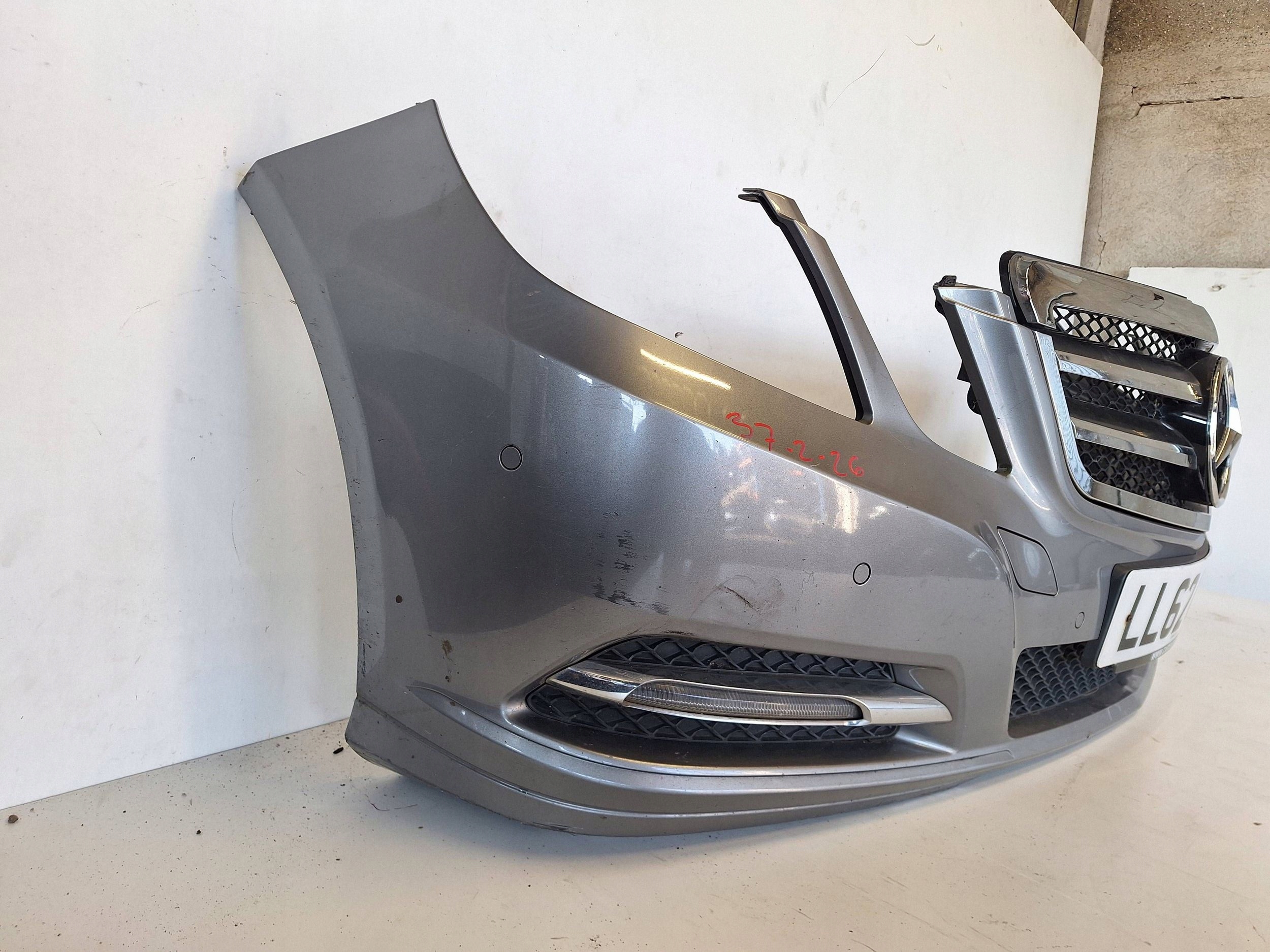 MERCEDES E-KLASA W212 09-13 bumper + PDC + LED