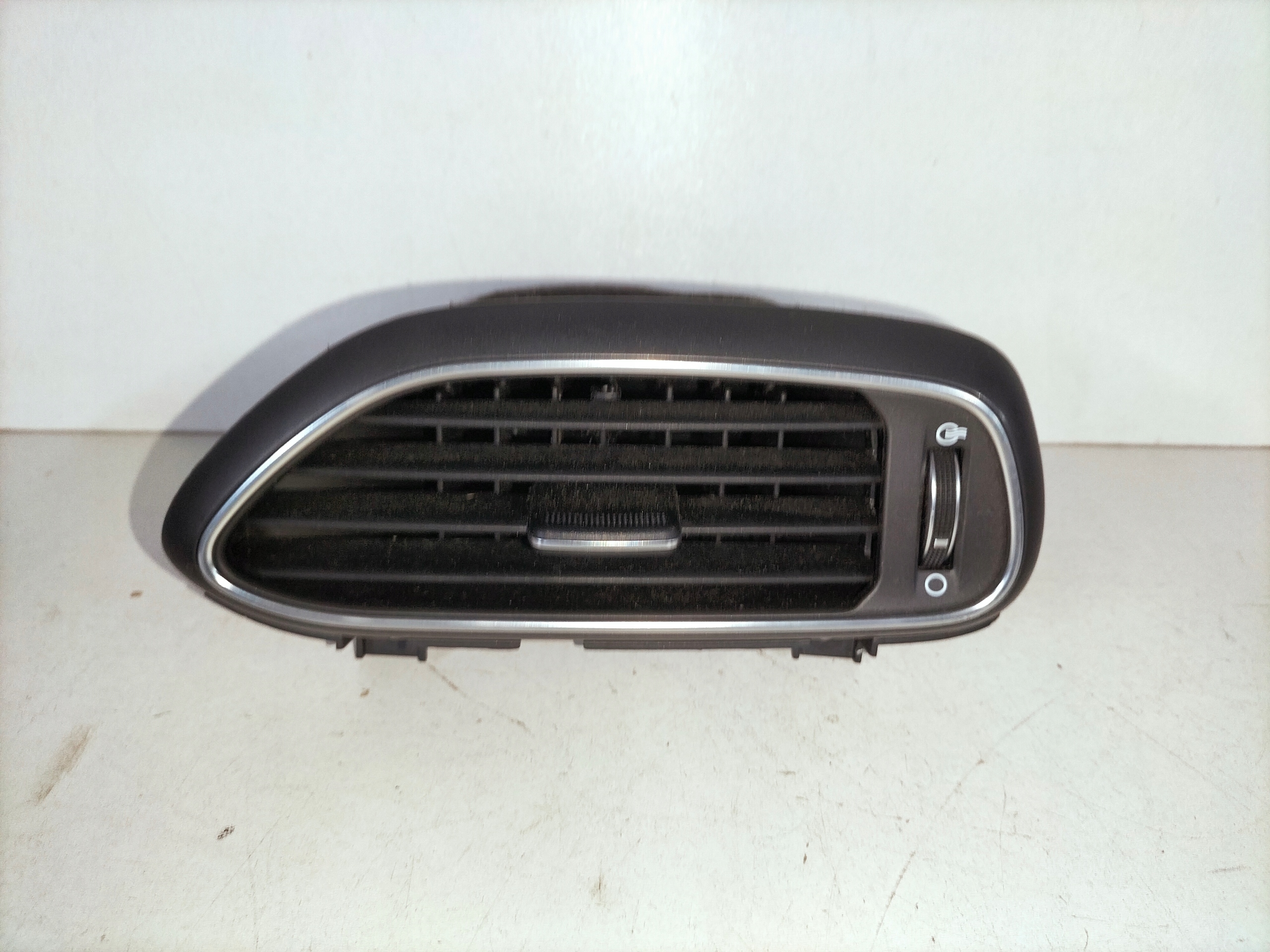 grid air conditioning devices front right HYUNDAI I30 III 17
