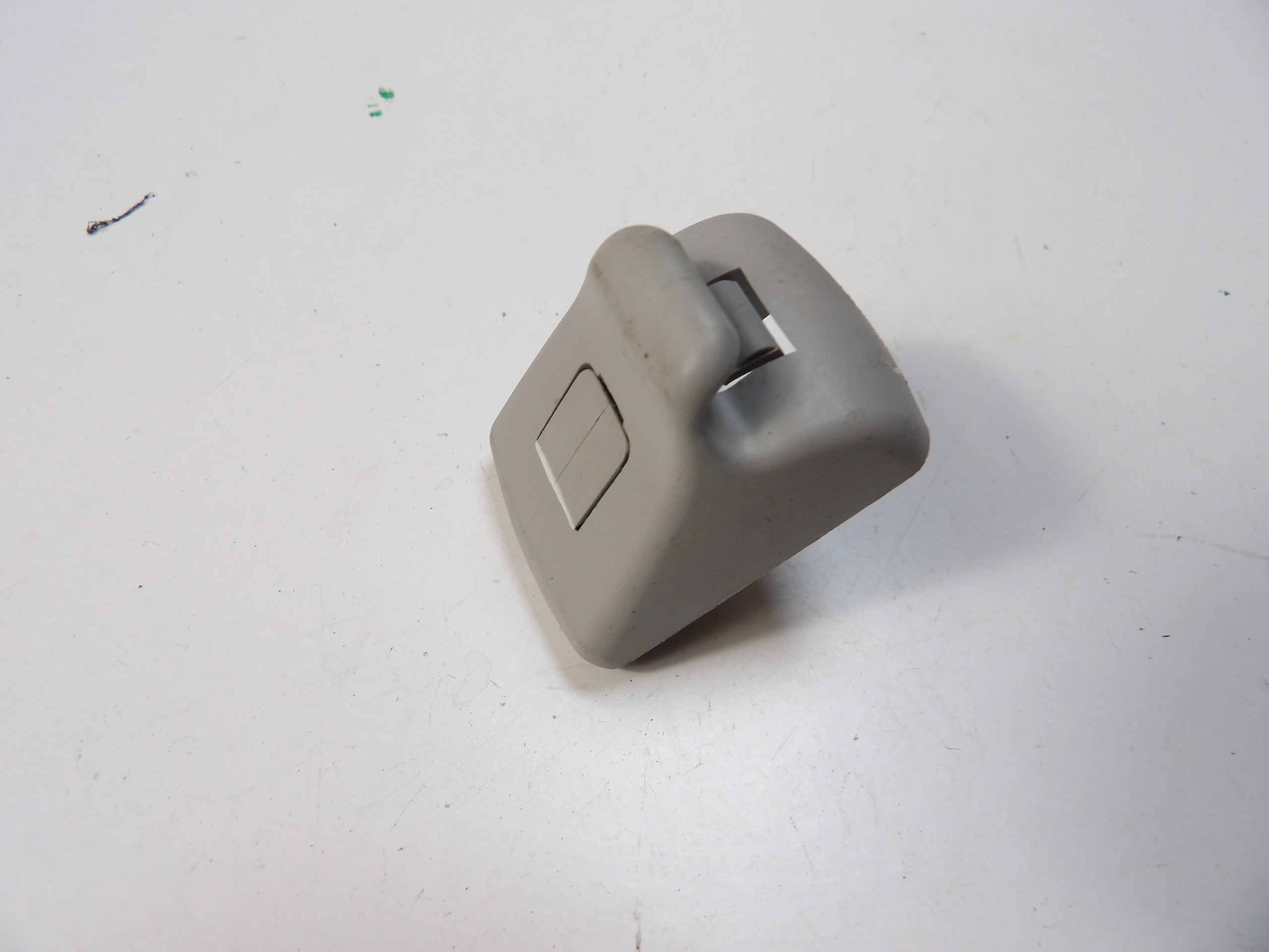 FORD FIESTA MK7 hook DASZKA PRZECIWSLONECZNEGO