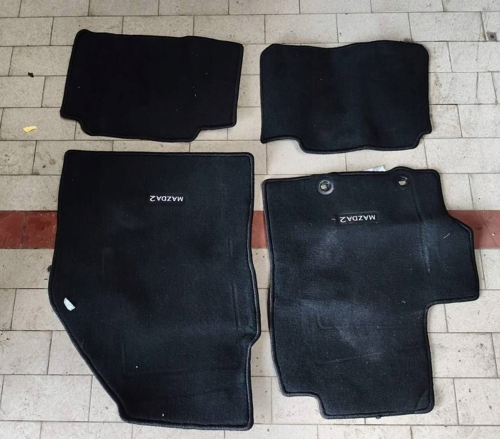 mats samochodowe Komplet Mazda 2 2024r. PW21000097