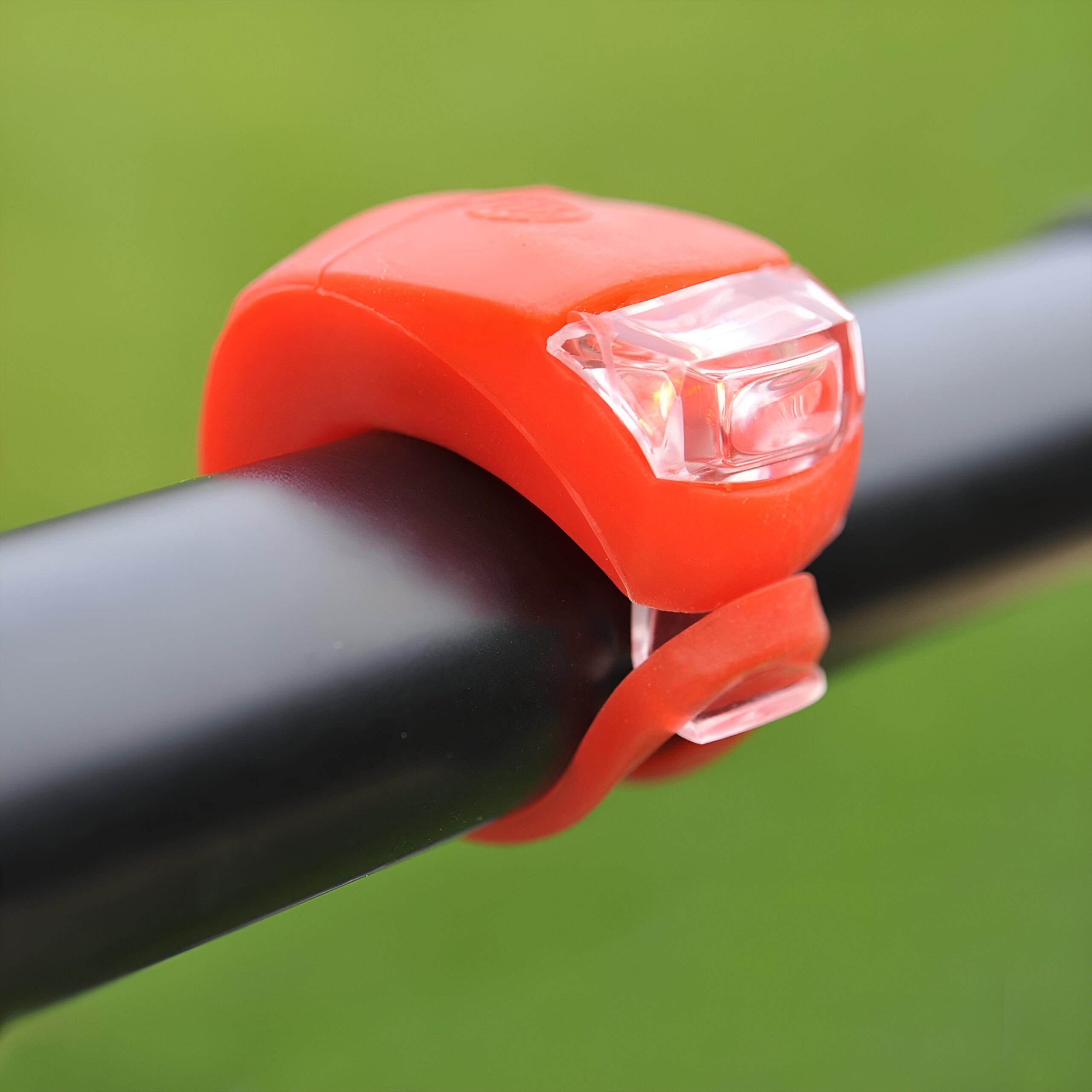 MINI LAMPKA ROWEROWA ŚWIATEŁKA LED PRZÓD TYŁ 3 TRYBY ŚWIECENIA ZESTAW Kolor dominujący wielokolorowy