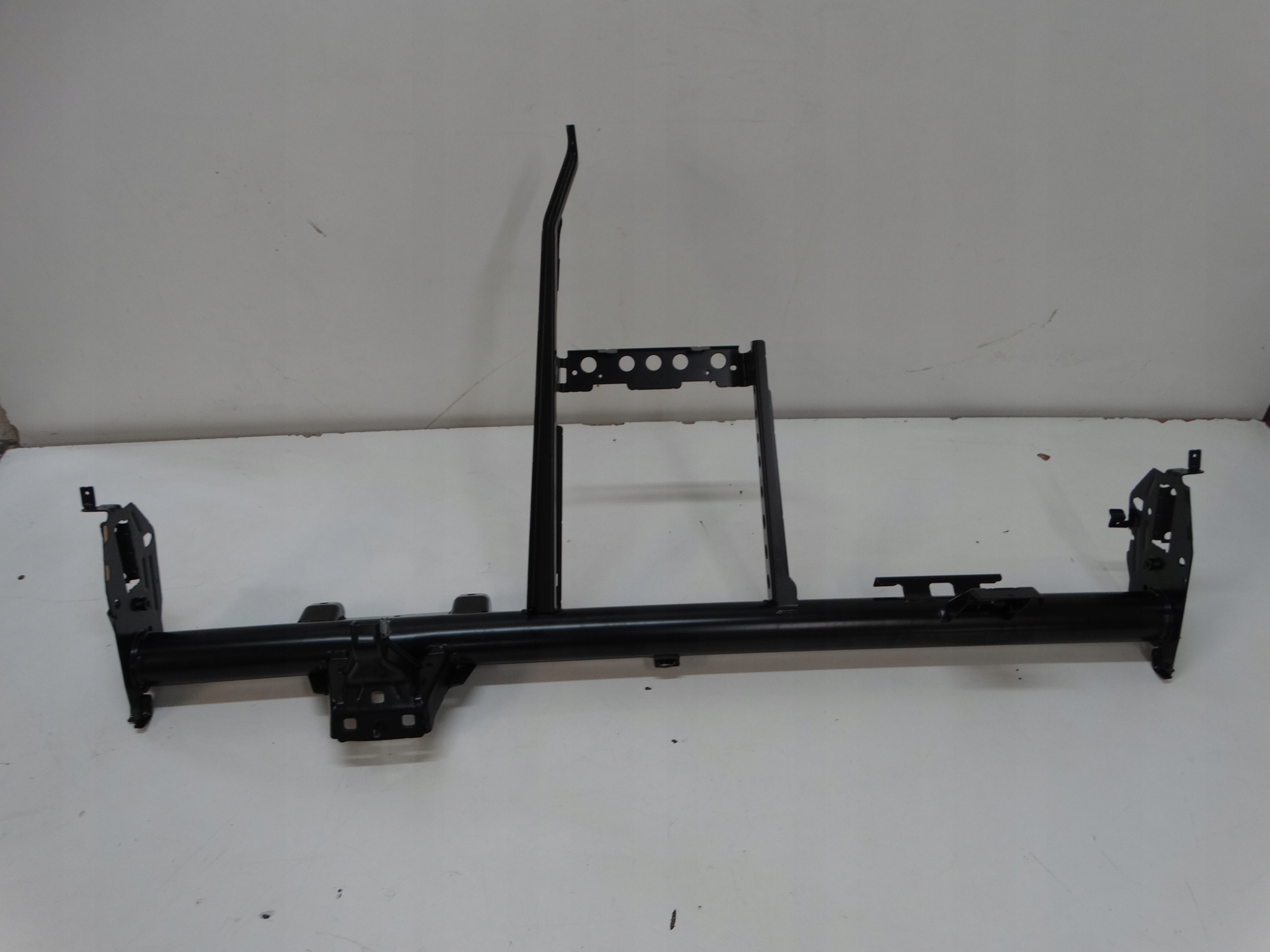 support below DESKE cockpit MERCEDES W169 A180 CDI