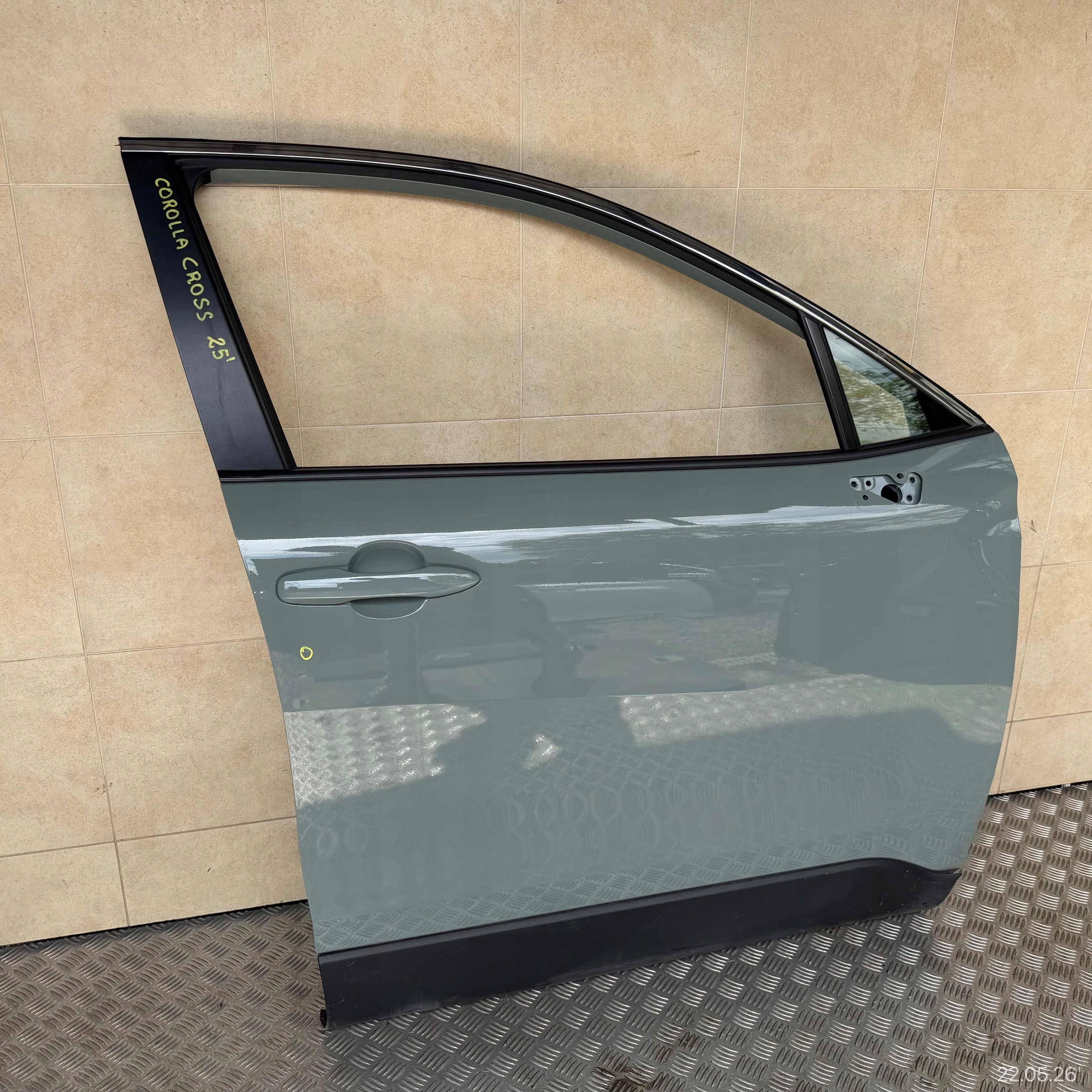 door complete front right TOYOTA COROLLA CROSS 2025 ROK