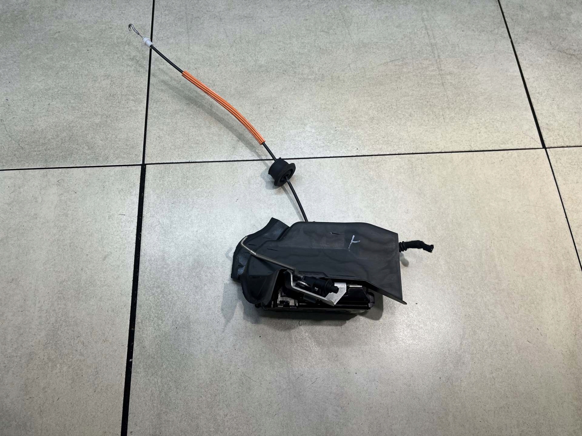 lock door right rear part AUDI A4 B6 2.5 TDI 8E0839350
