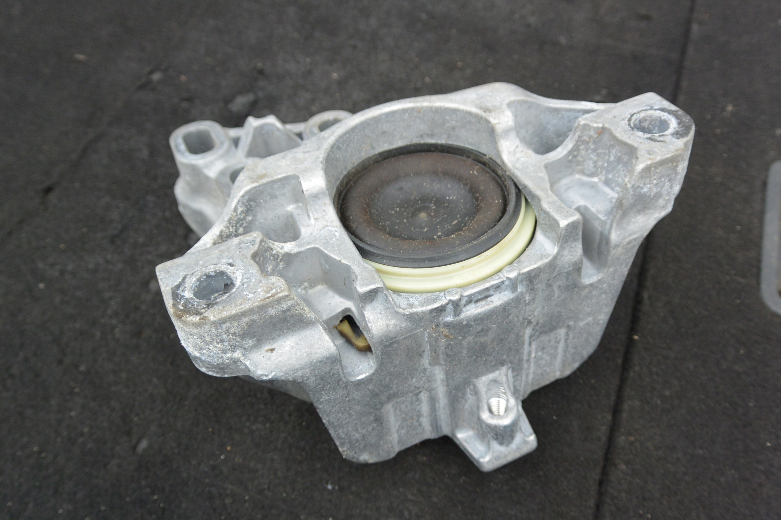 holder engine mount MERCEDES W246 W176 W156 GLA A B CLA W117 2.2 CDI