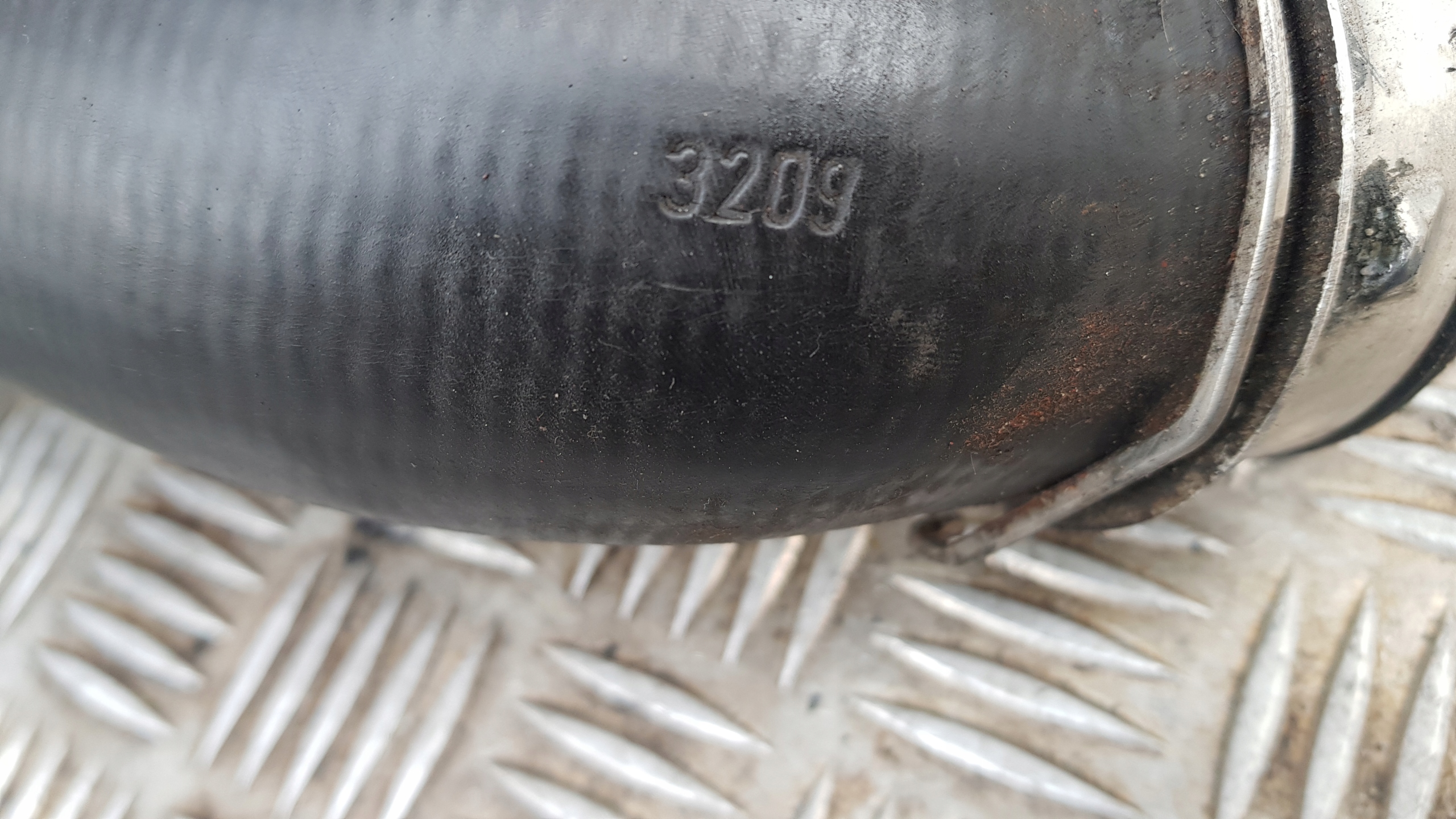 MERCEDES W211 3.0 V6 rohr intercooler A2115282482