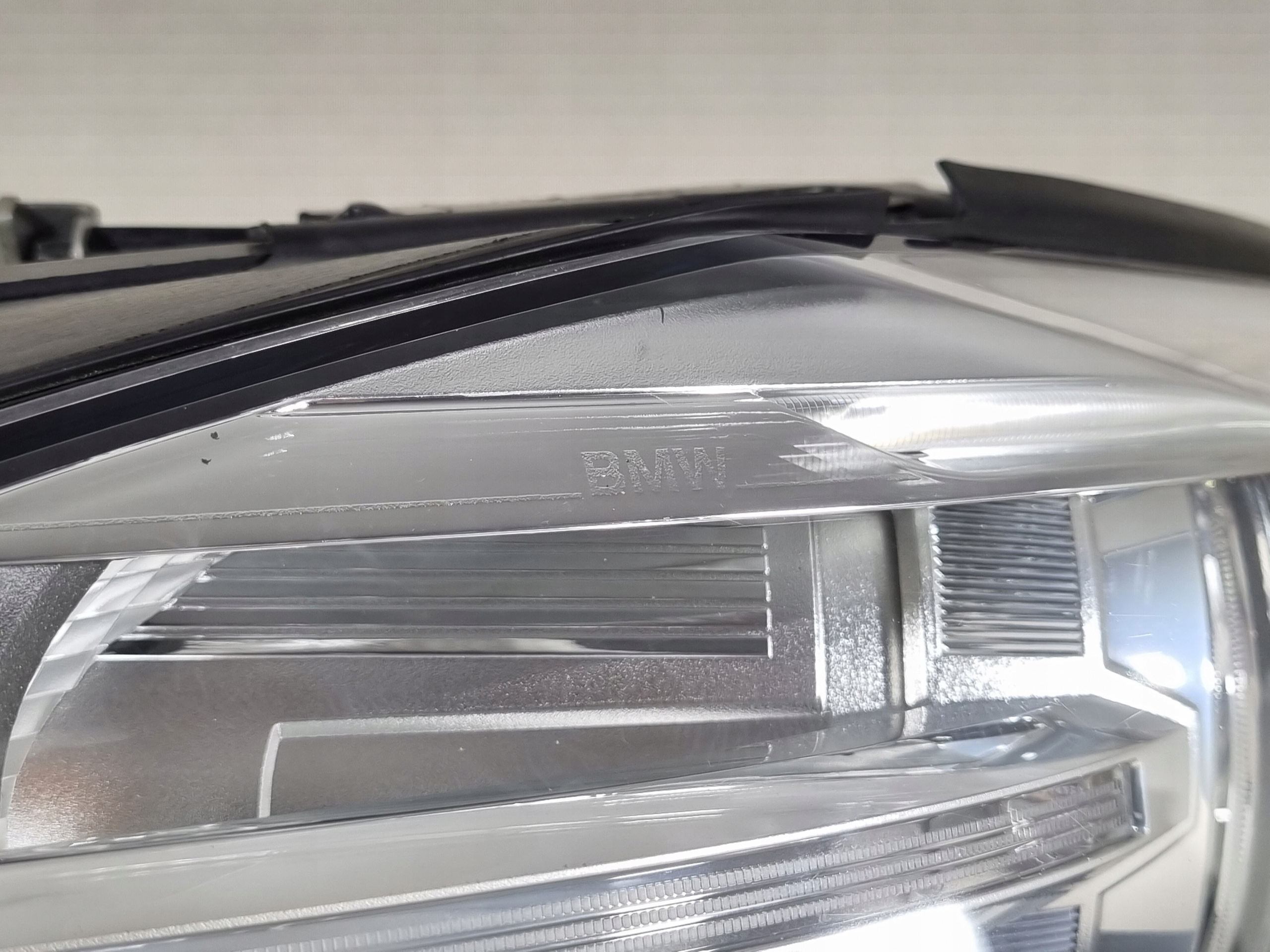 BMW 5 F10 LIFT Bi-XENON LAMPA PRAWA PRZÓD SKRĘTNA Producent części BMW OE