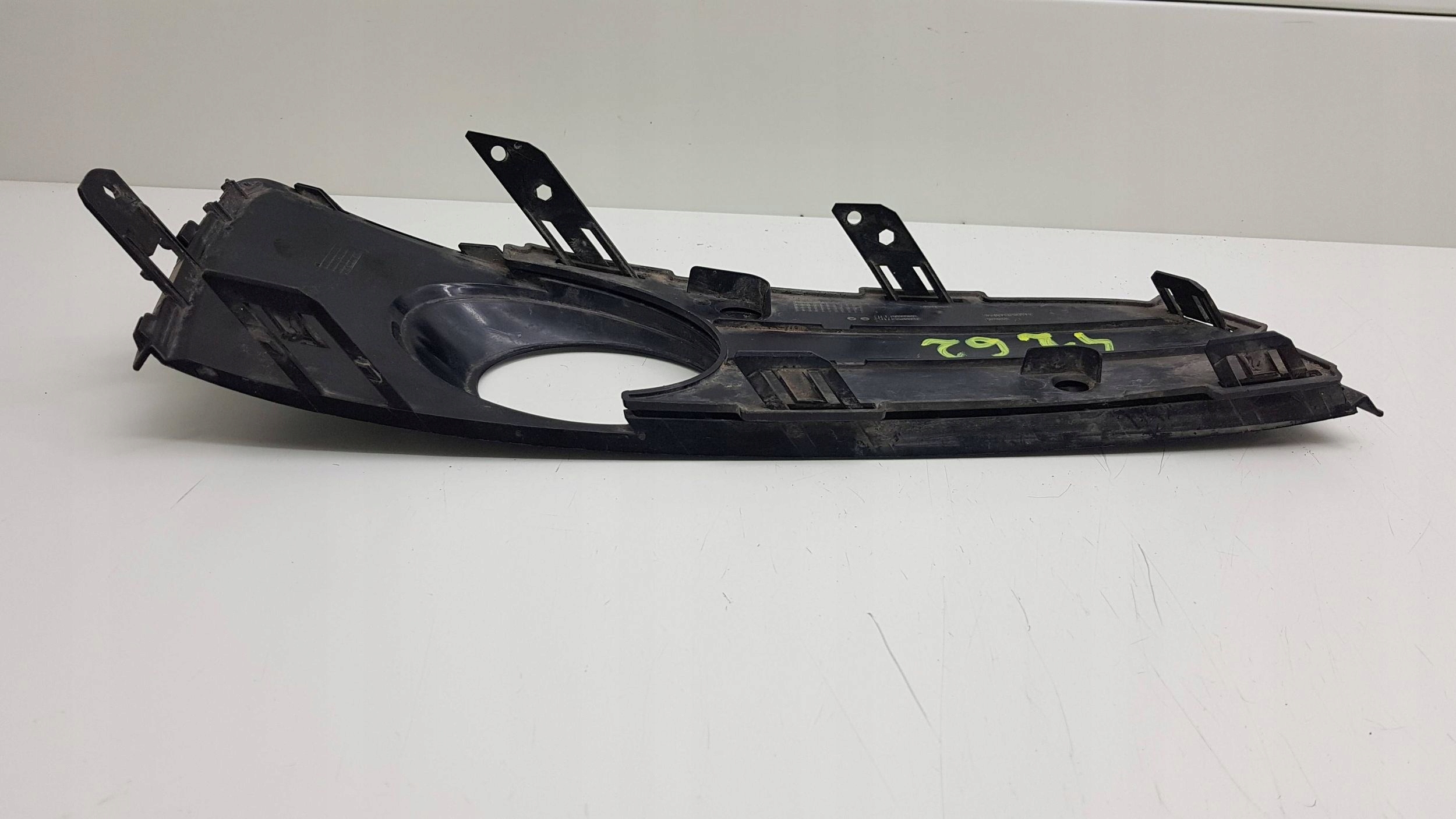 SAAB 95 9-5 AERO 2010 - grid right bumper front 12843703