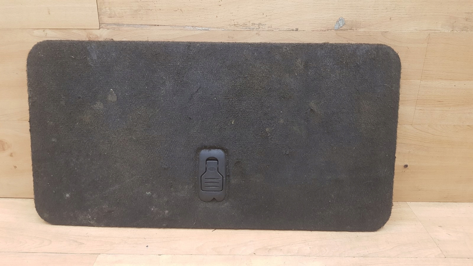 лючок бардачок багажника LAND ROVER Freelander I