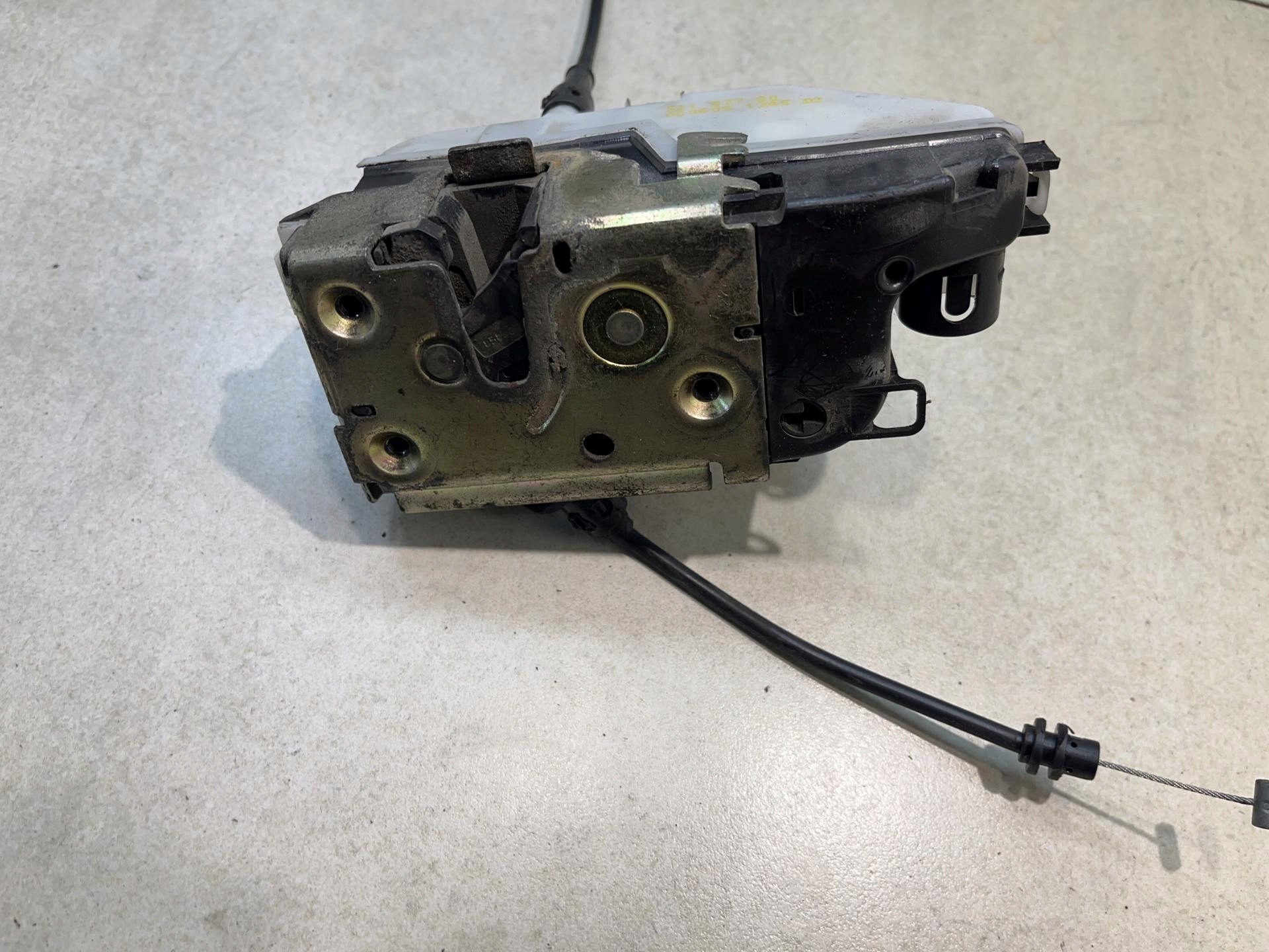 lock door right front 5PIN CITROEN C2 1.4 52187780