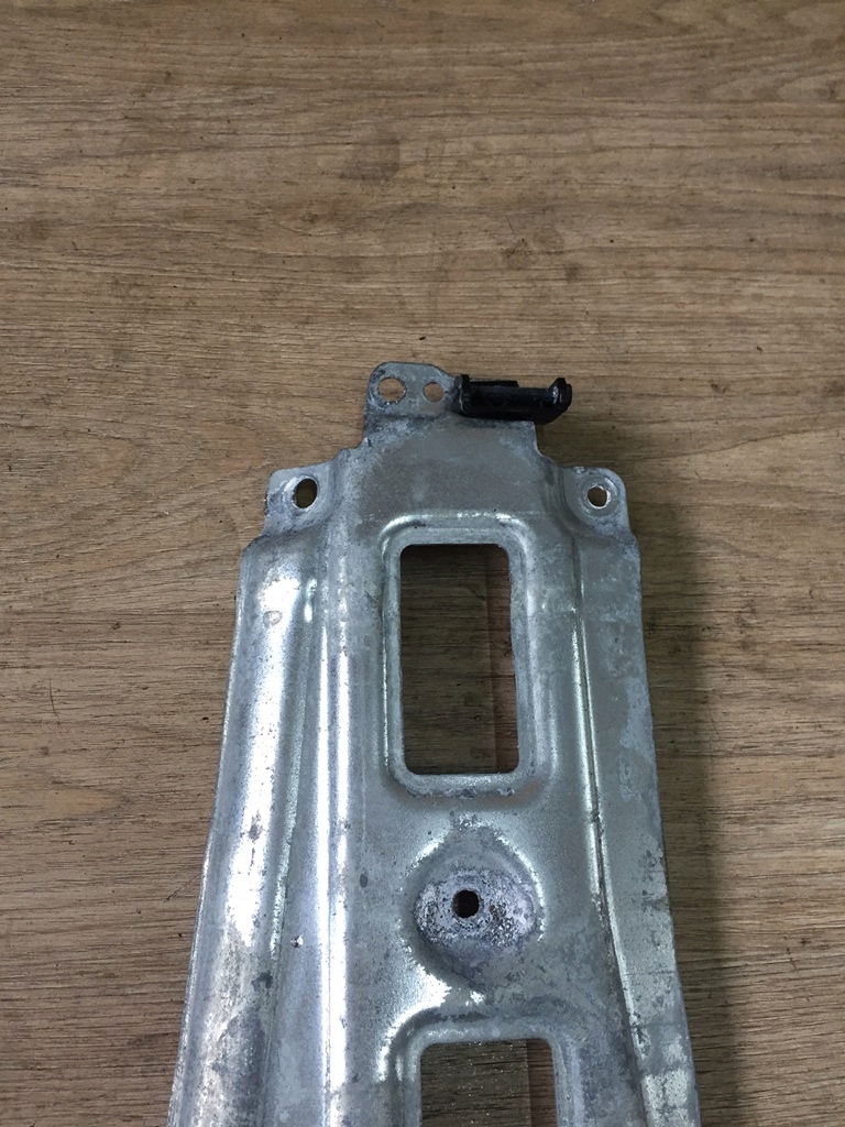 WZMOCNIENIE KIELICHA PRAWY TYL WEWNETRZNE TESLA X Installation side right