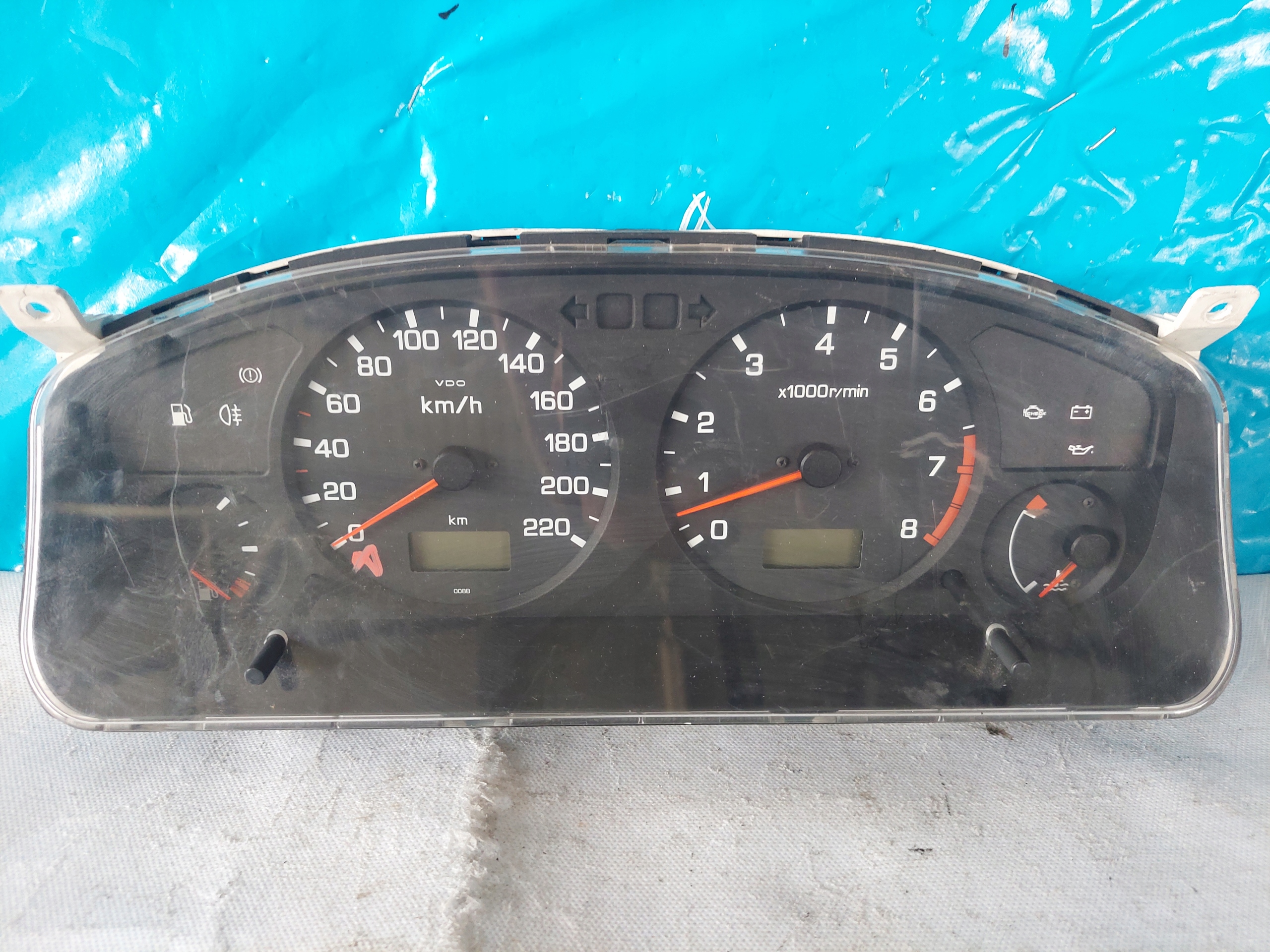 dials clock NISSAN PRIMERA P10 1.6 B 2F911