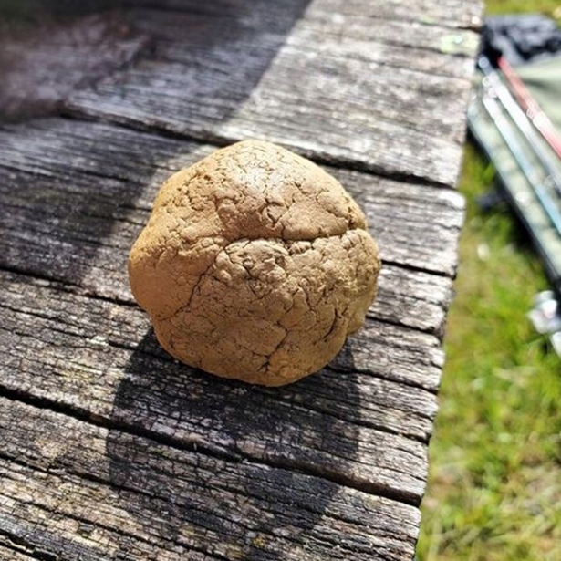 GLINA WĘDKARSKA KLEJĄCA CIĘŻKA DO ZANĘTY 25kg EAN (GTIN) 119732907201