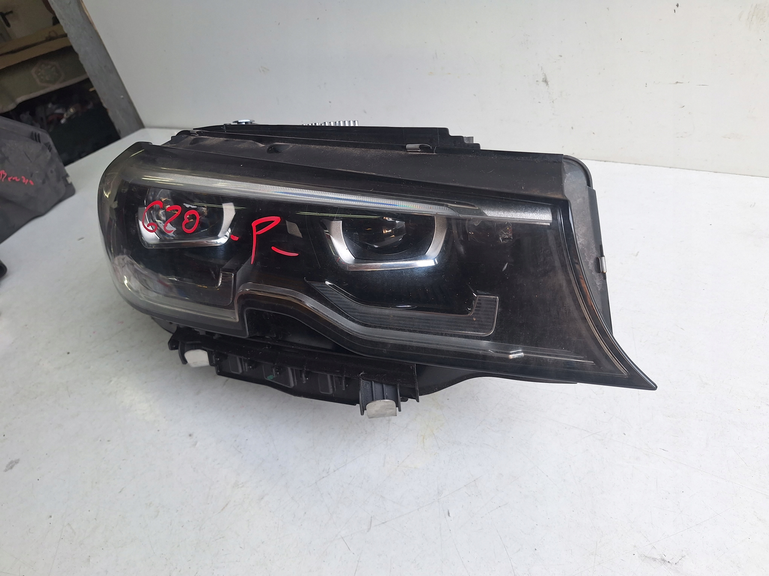 BMW 3 G20 19-22 light right LED UK 9481704