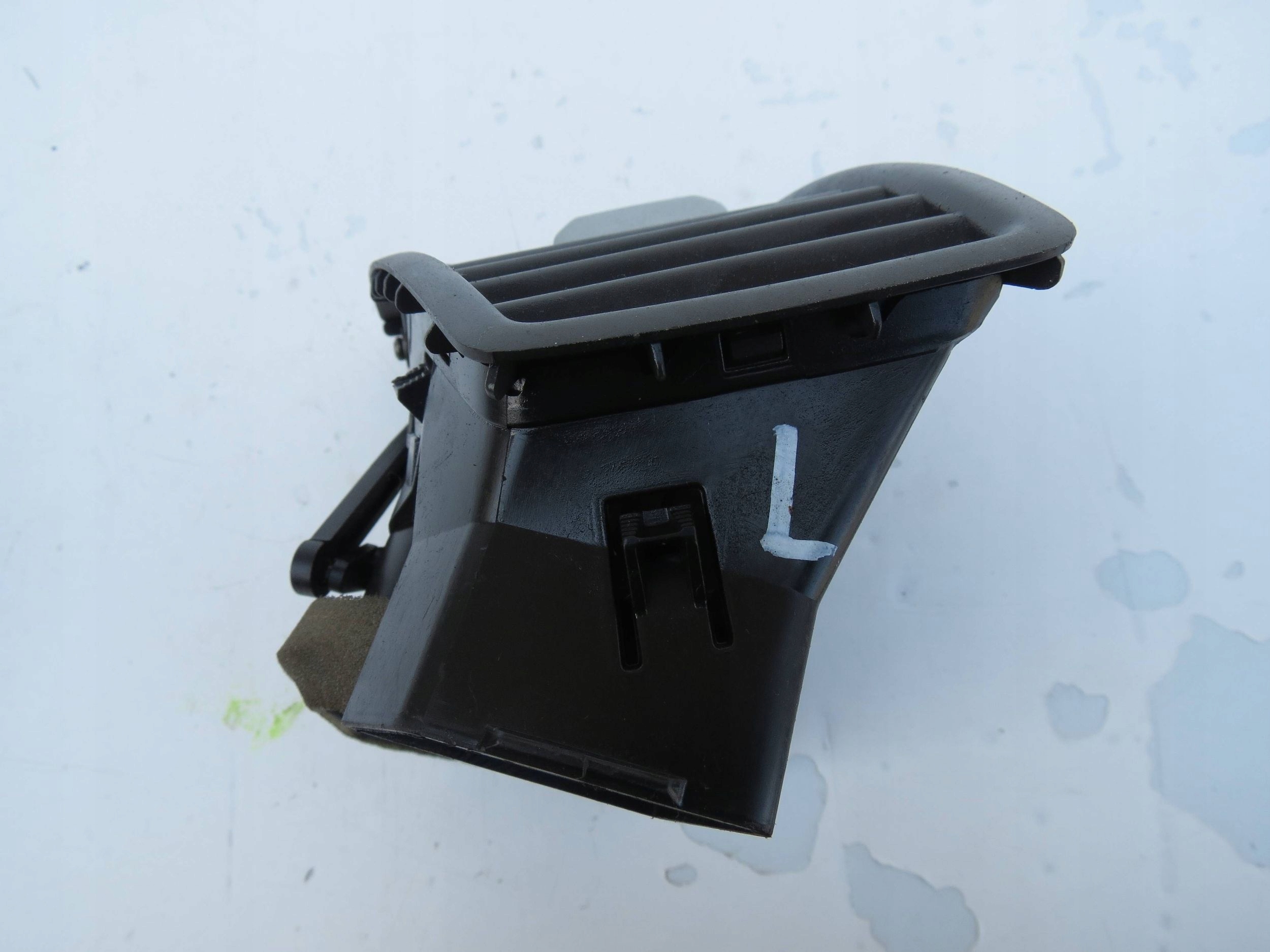 BOCZNKA grid air conditioning devices left VOLVO XC90 D5 2.4 3409398