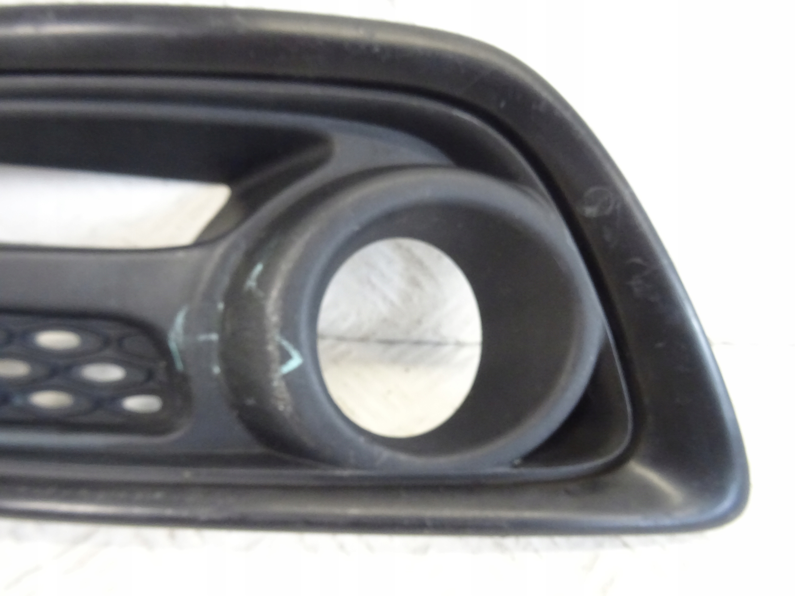 grid of a bumper front front right RENAULT CAPTUR and 620740754R