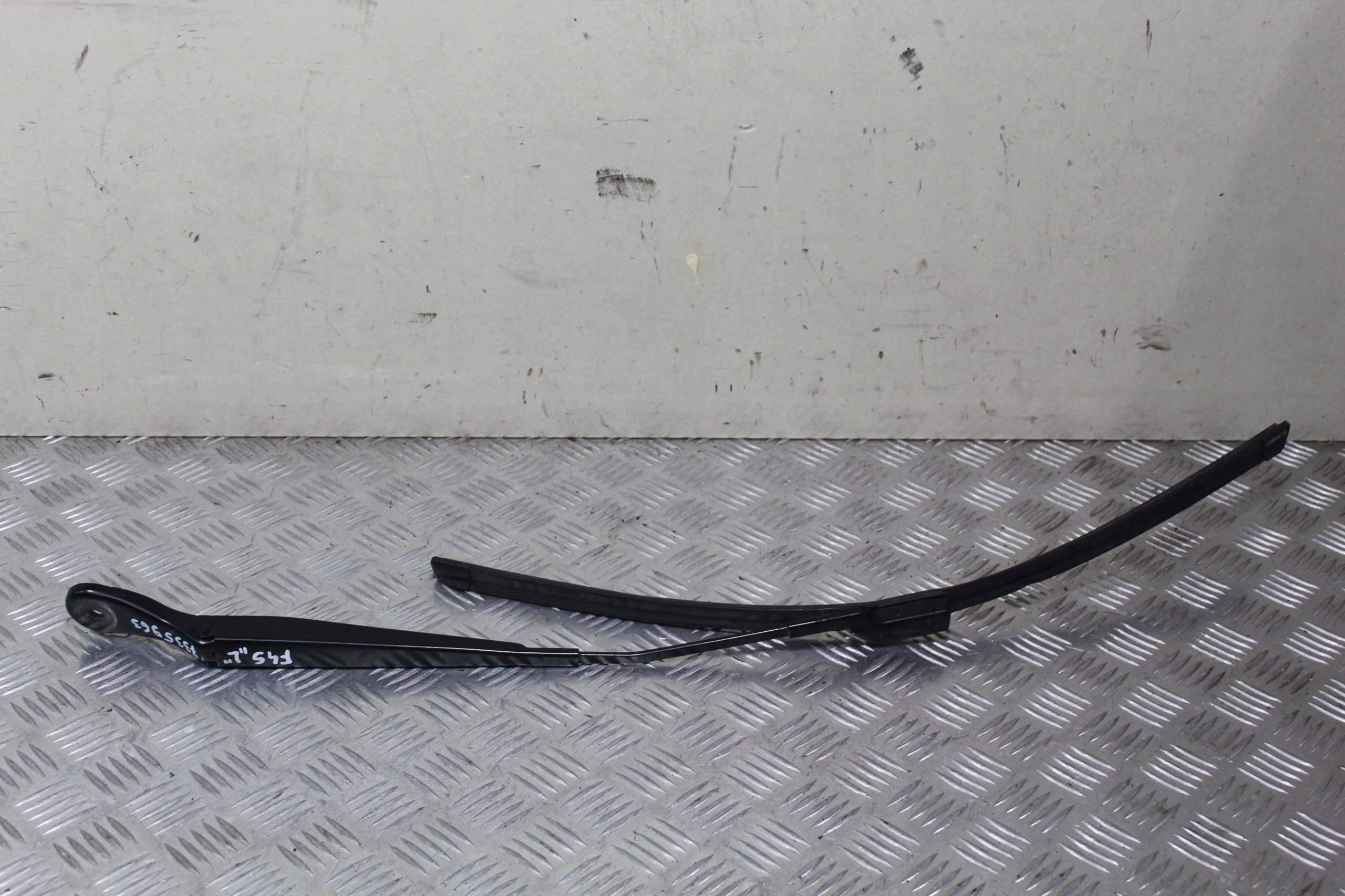 wiper arm left BMW 2 F45 7335963